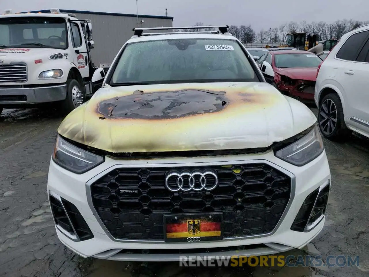 5 Photograph of a damaged car WA1EAAFY9N2071239 AUDI Q5 2022