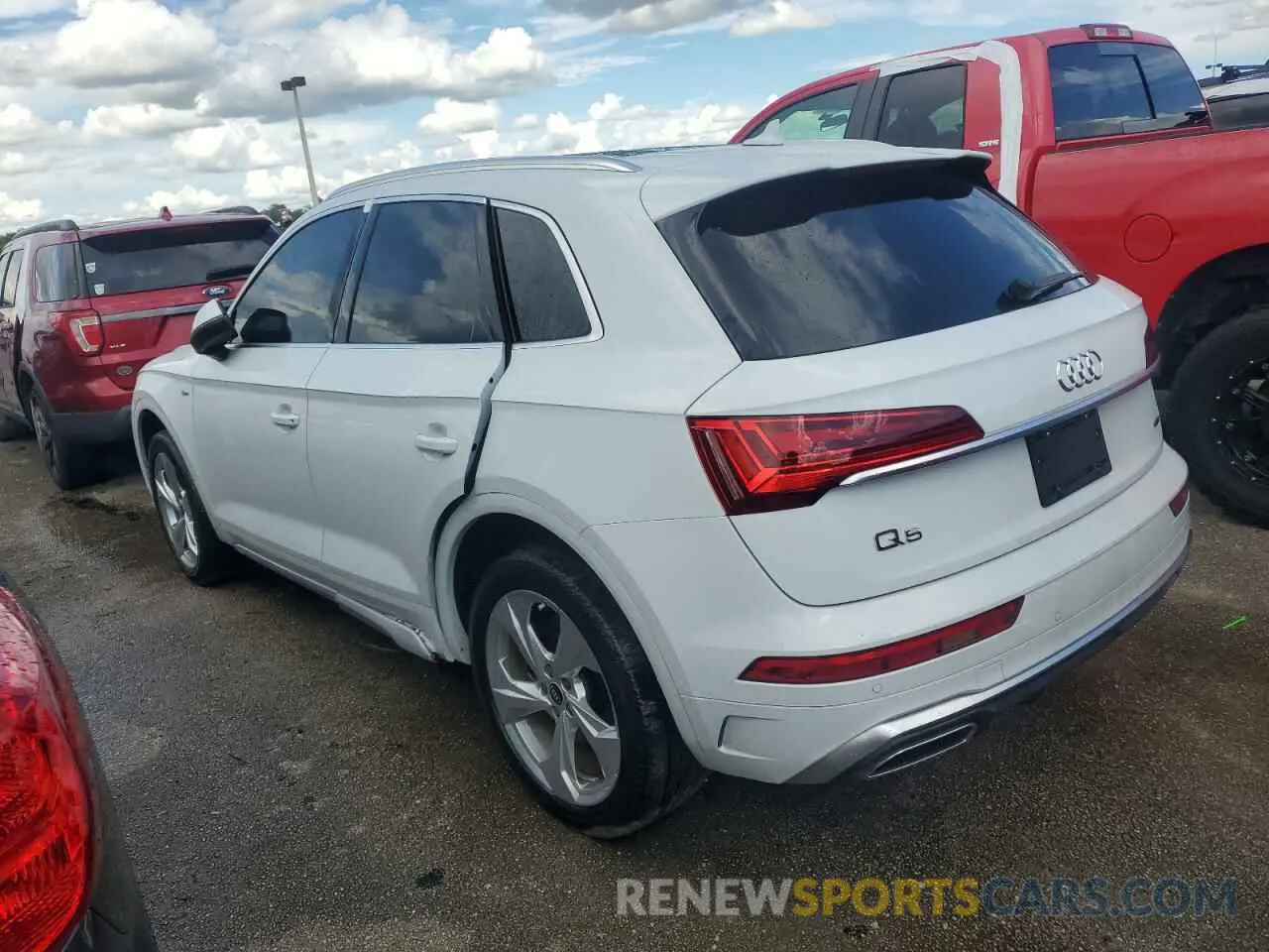 2 Photograph of a damaged car WA1EAAFYXN2051677 AUDI Q5 2022