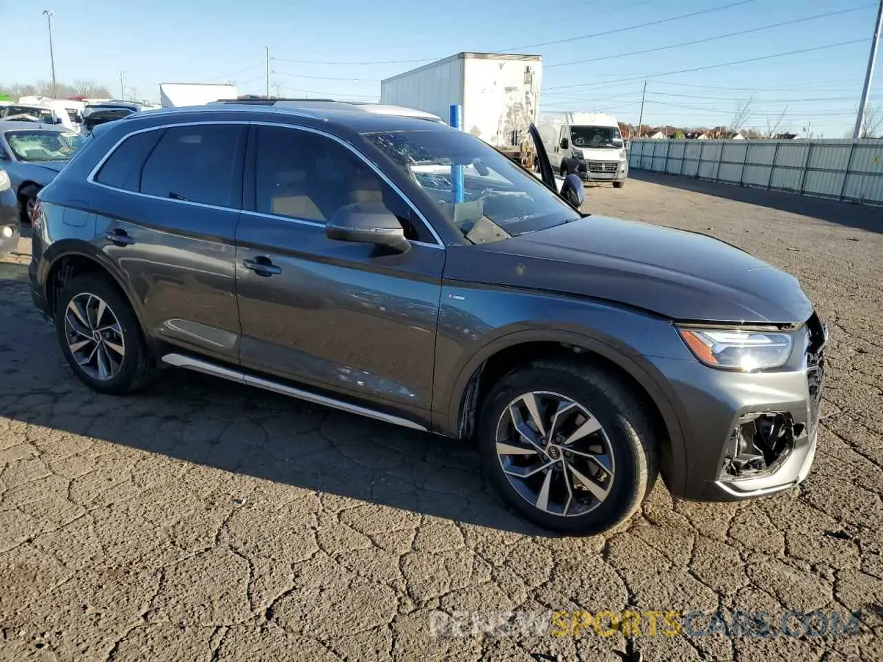 4 Photograph of a damaged car WA1EAAFYXN2126233 AUDI Q5 2022