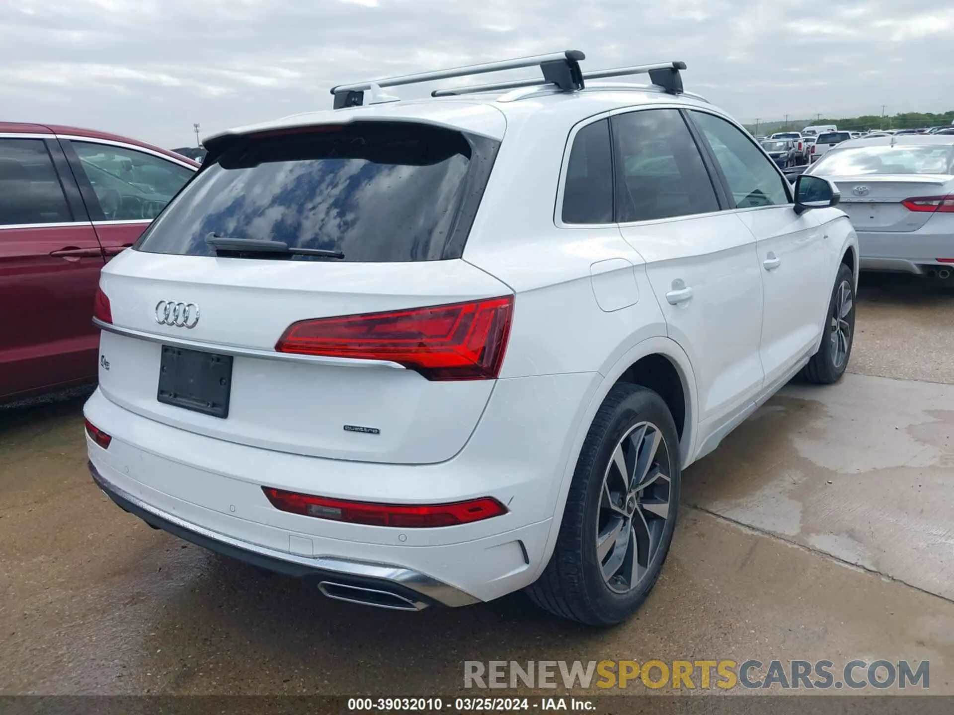 4 Photograph of a damaged car WA1EAAFYXN2135224 AUDI Q5 2022
