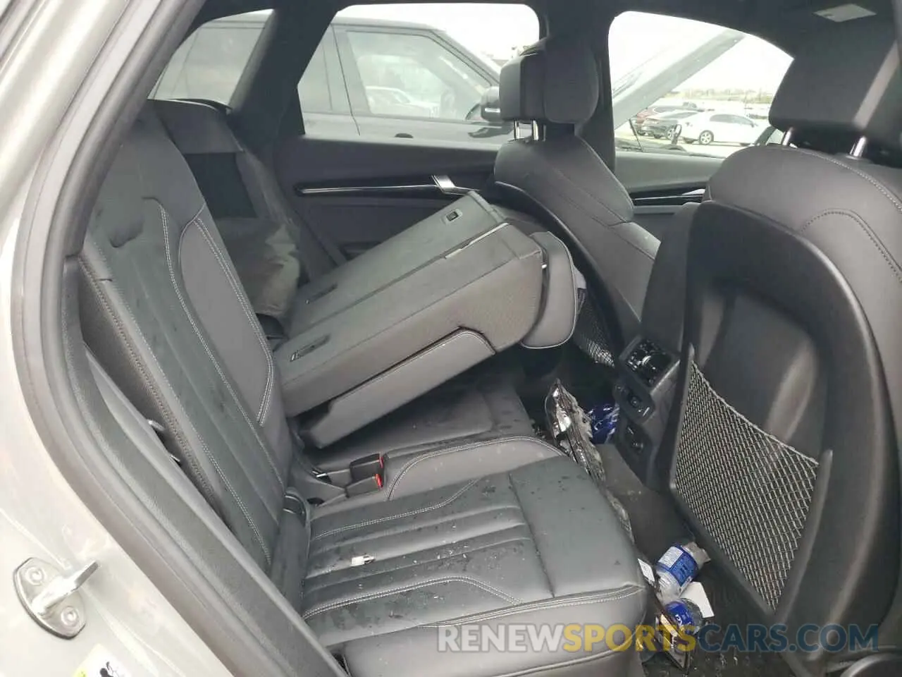 11 Photograph of a damaged car WA1EABFY9N2095109 AUDI Q5 2022