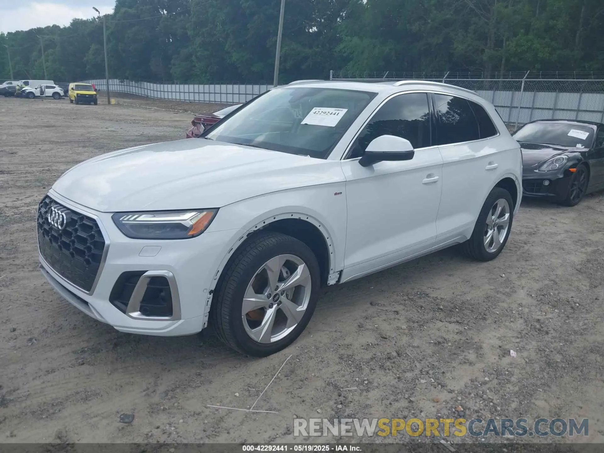 2 Photograph of a damaged car WA1FAAFY5N2027503 AUDI Q5 2022