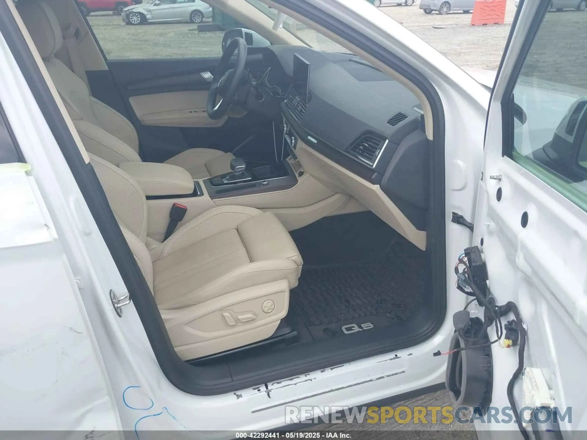 5 Photograph of a damaged car WA1FAAFY5N2027503 AUDI Q5 2022