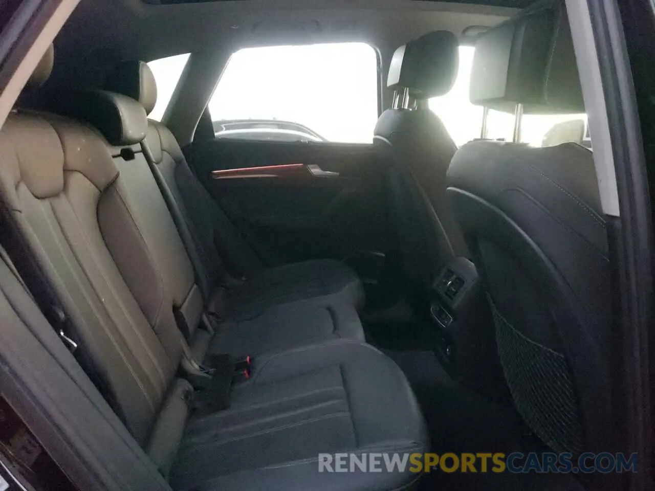 12 Photograph of a damaged car WA1FAAFY5N2027730 AUDI Q5 2022