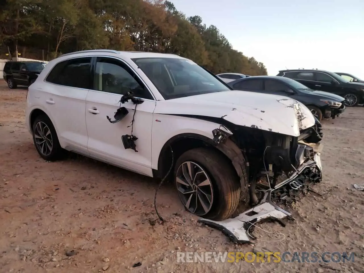 4 Photograph of a damaged car WA1FAAFY5N2027730 AUDI Q5 2022