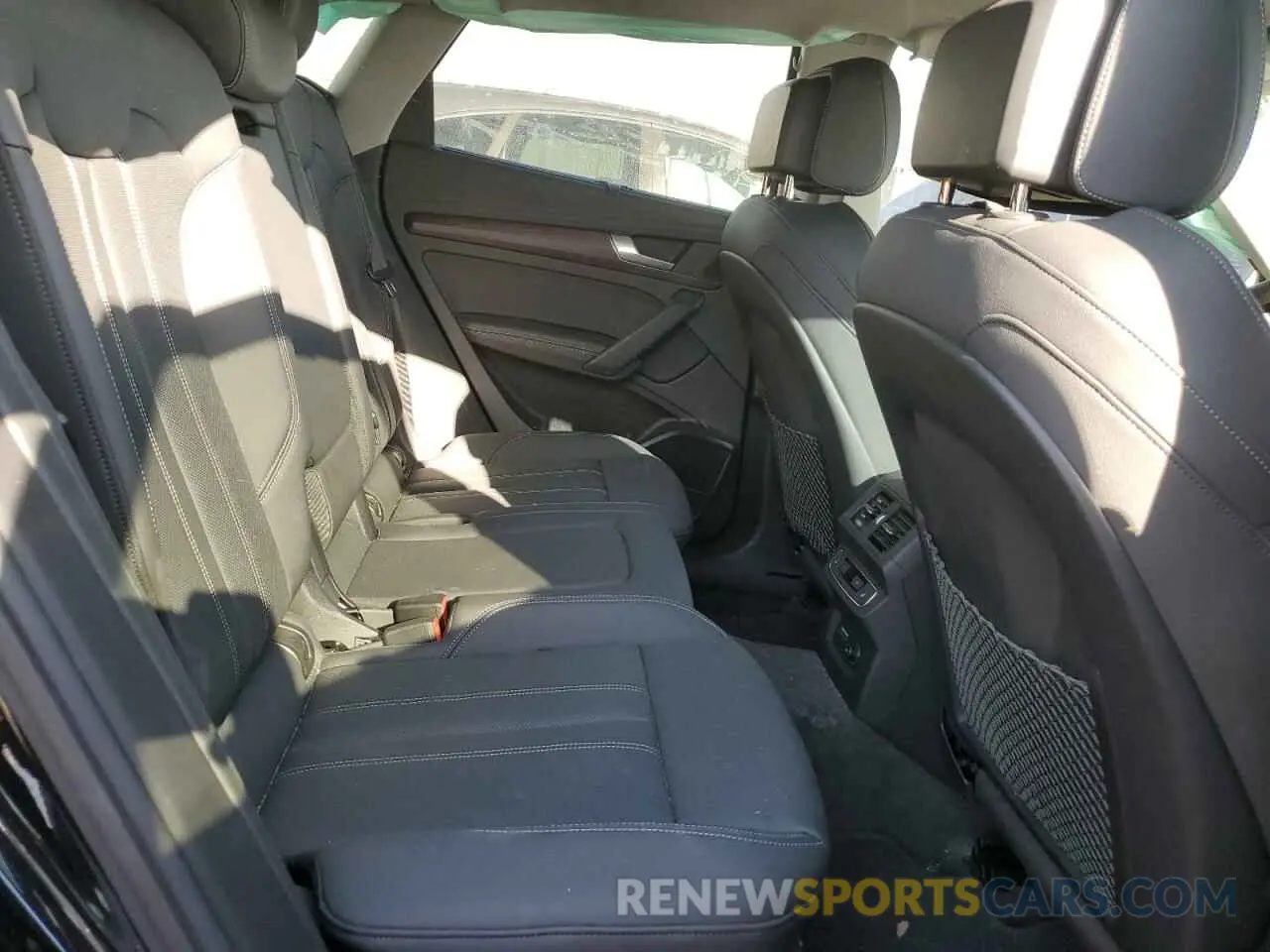 11 Photograph of a damaged car WA1FABFY5N2048986 AUDI Q5 2022