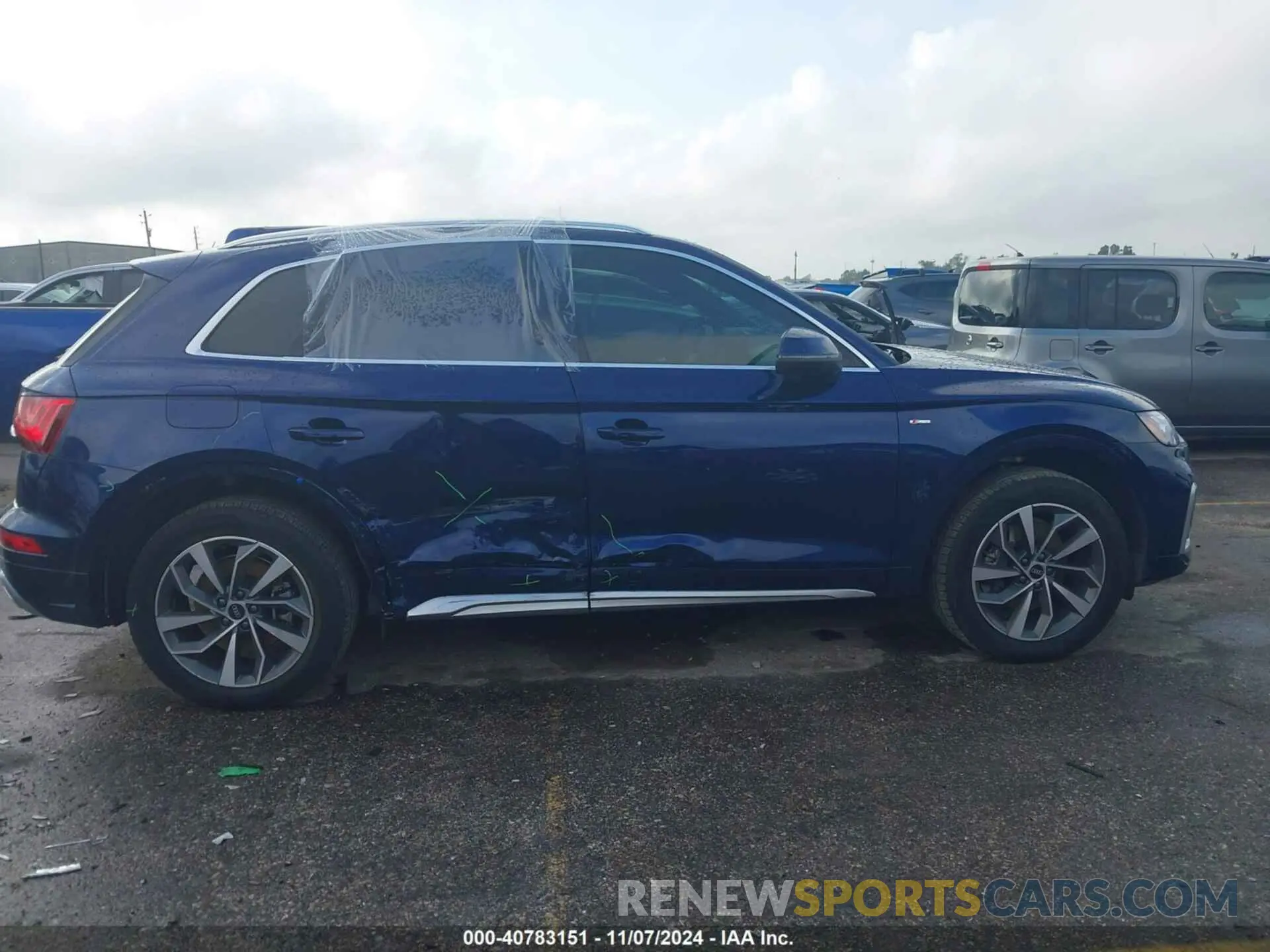 13 Photograph of a damaged car WA1GAAFY2N2069213 AUDI Q5 2022