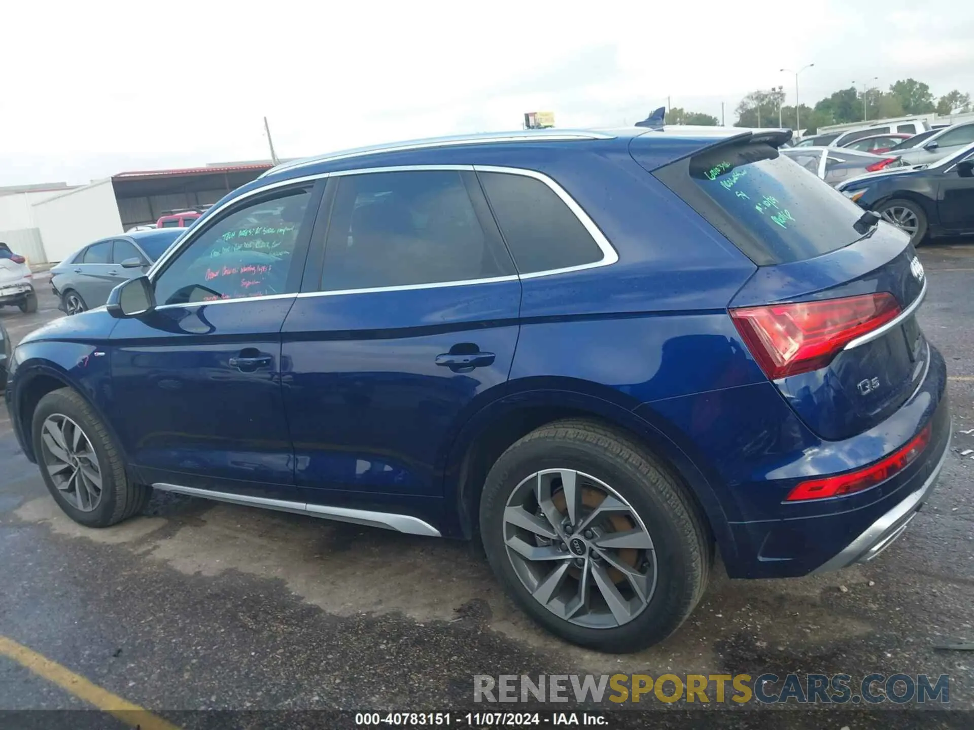 14 Photograph of a damaged car WA1GAAFY2N2069213 AUDI Q5 2022