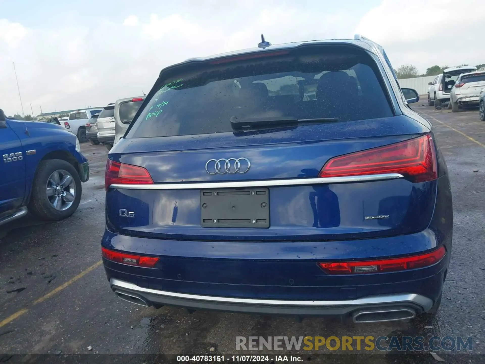 16 Photograph of a damaged car WA1GAAFY2N2069213 AUDI Q5 2022