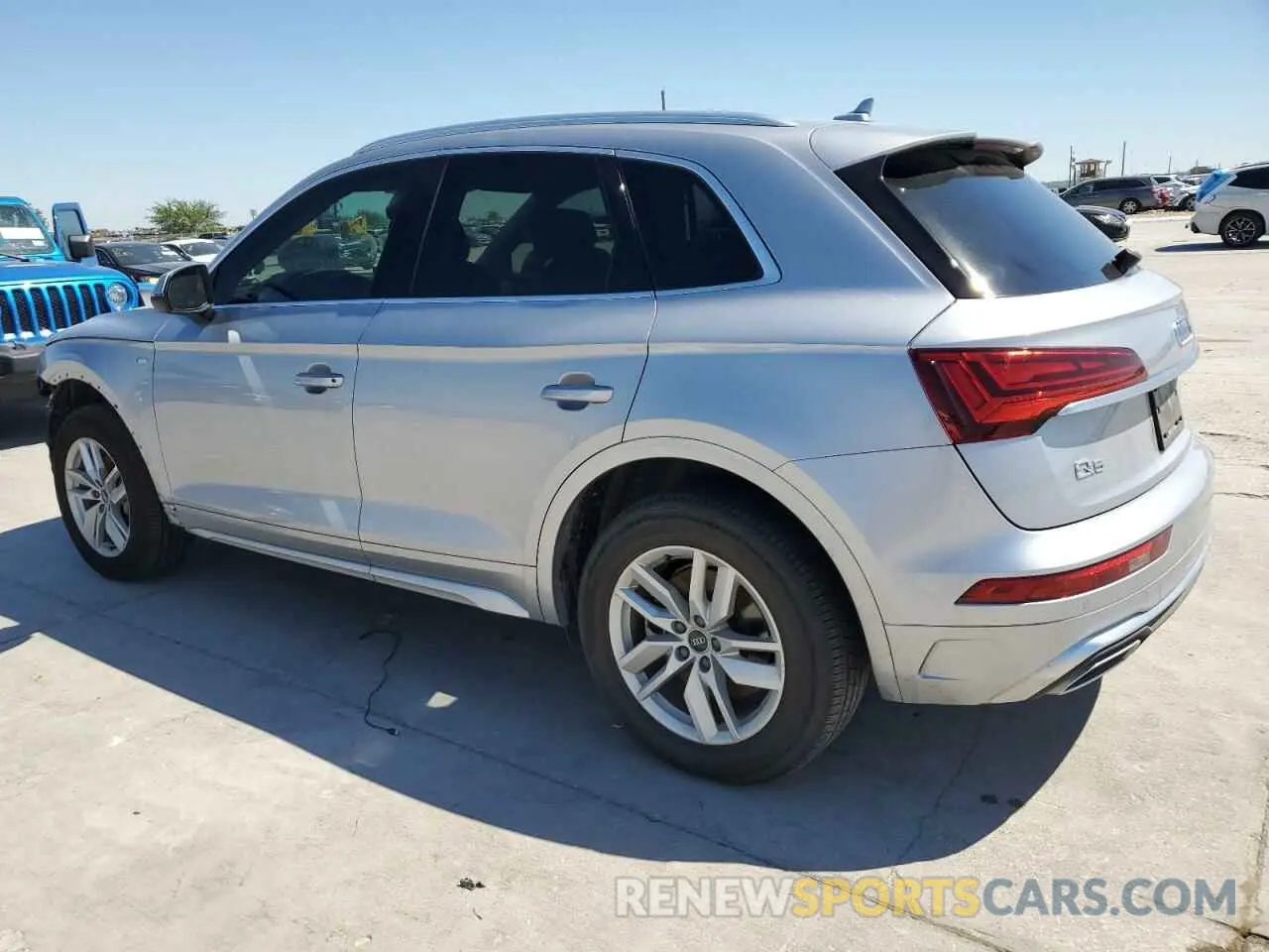 2 Photograph of a damaged car WA1GAAFY7N2003403 AUDI Q5 2022