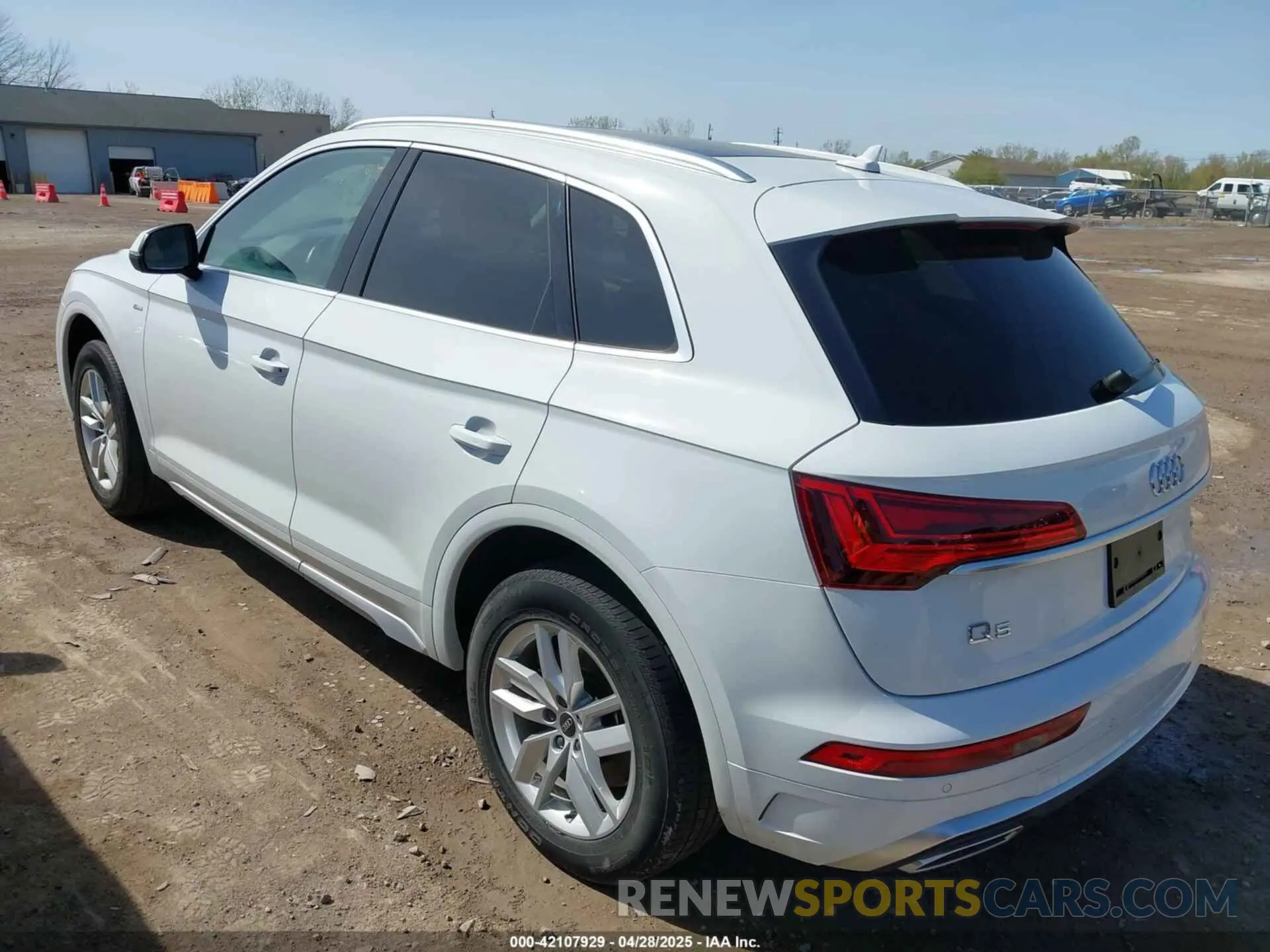 3 Photograph of a damaged car WA1GAAFY8N2086002 AUDI Q5 2022