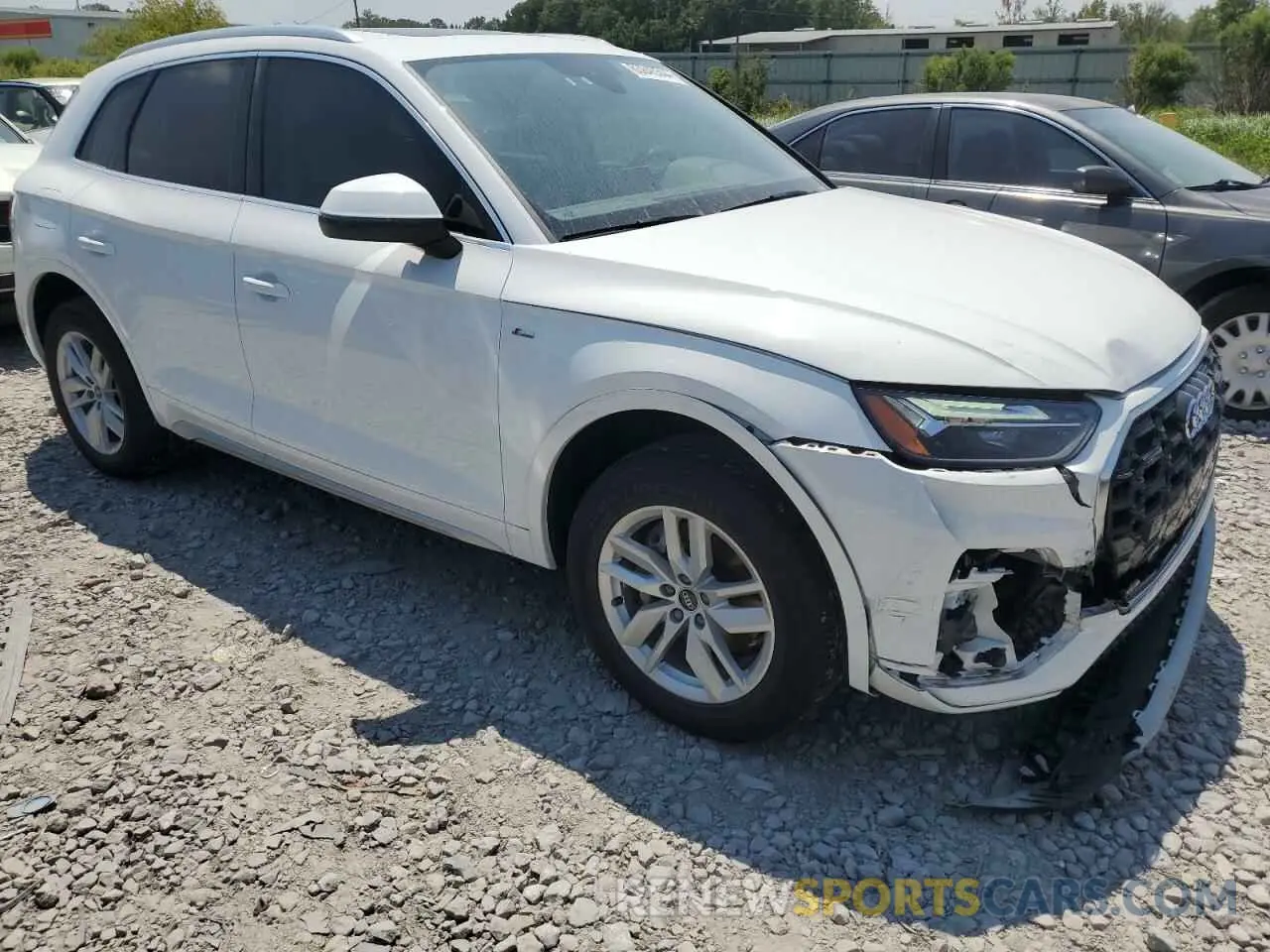 4 Photograph of a damaged car WA1GAAFY9N2016623 AUDI Q5 2022