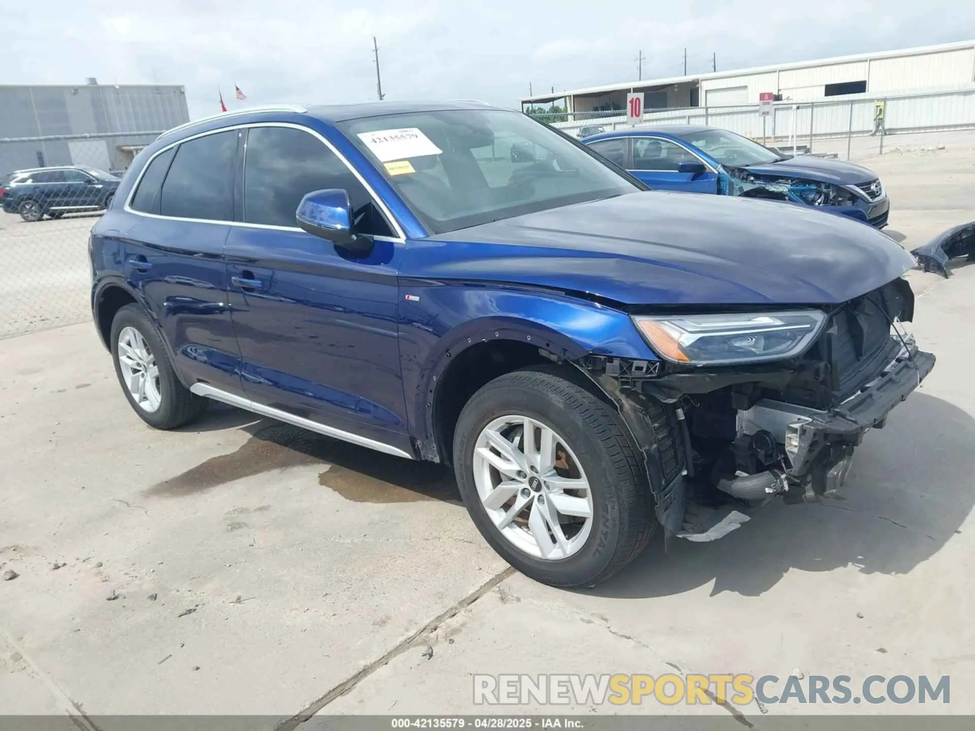 1 Photograph of a damaged car WA1GAAFYXN2033558 AUDI Q5 2022