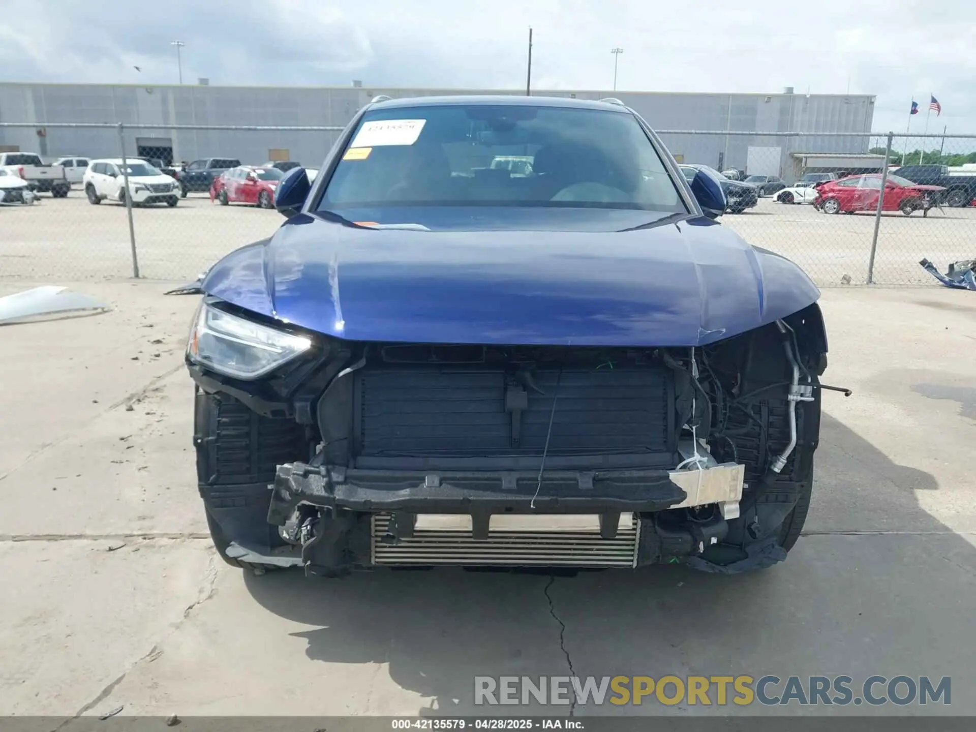 13 Photograph of a damaged car WA1GAAFYXN2033558 AUDI Q5 2022