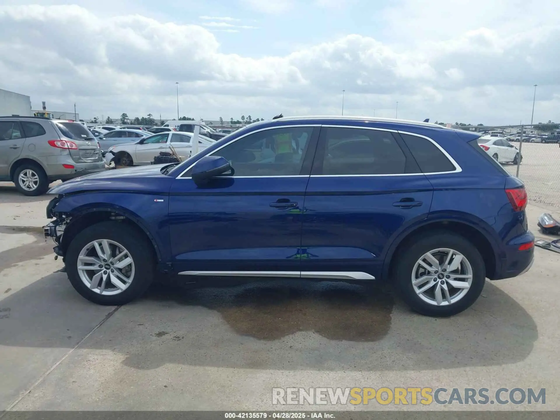 15 Photograph of a damaged car WA1GAAFYXN2033558 AUDI Q5 2022