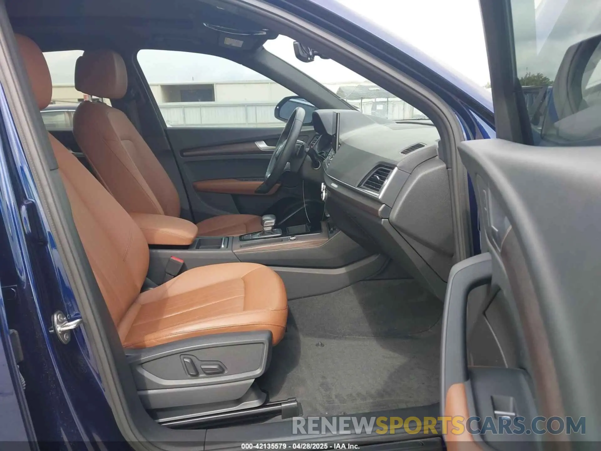 5 Photograph of a damaged car WA1GAAFYXN2033558 AUDI Q5 2022
