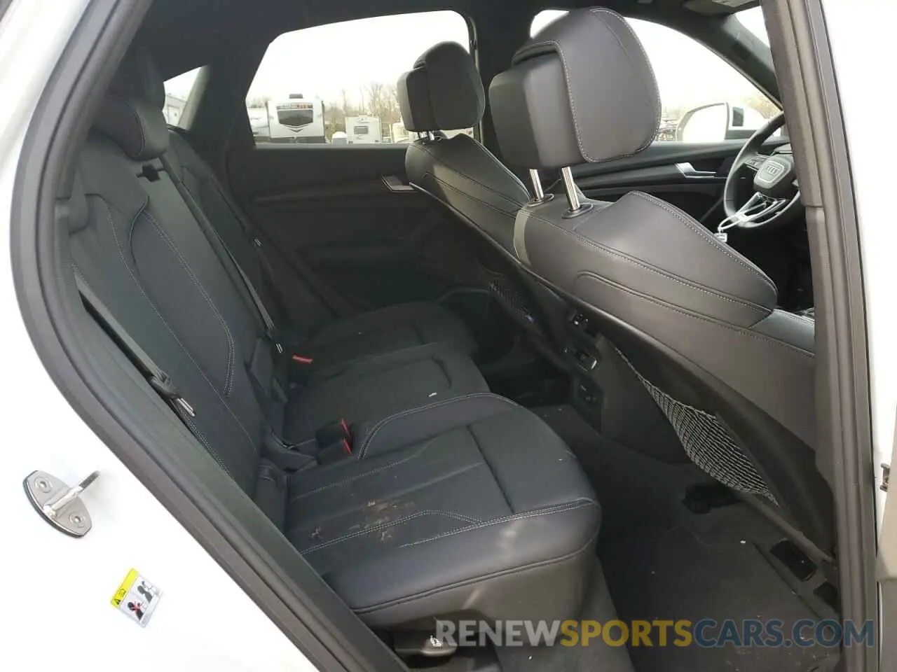 10 Photograph of a damaged car WA15AAFY6P2138916 AUDI Q5 2023