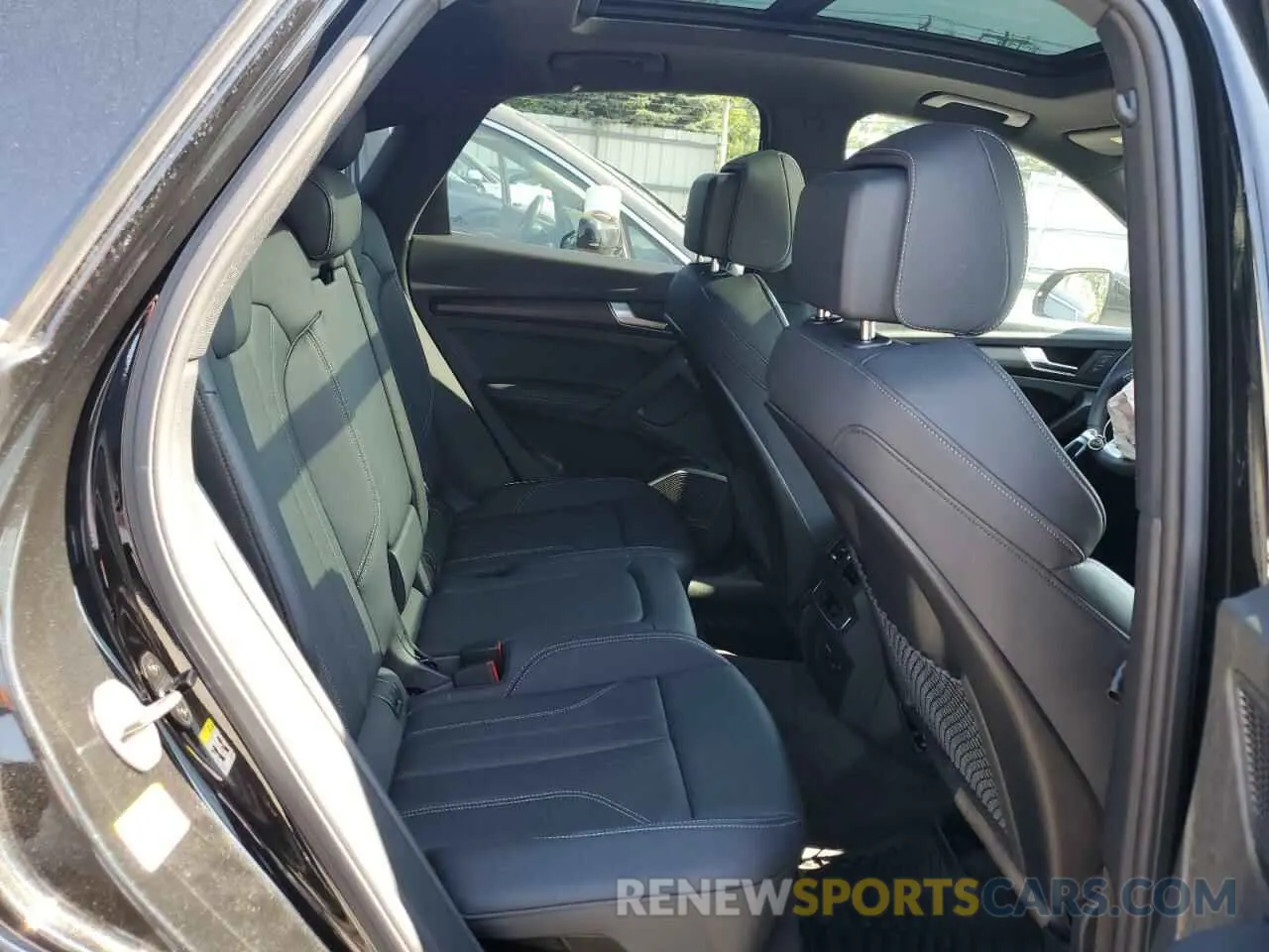 11 Photograph of a damaged car WA15AAFYXP2108382 AUDI Q5 2023