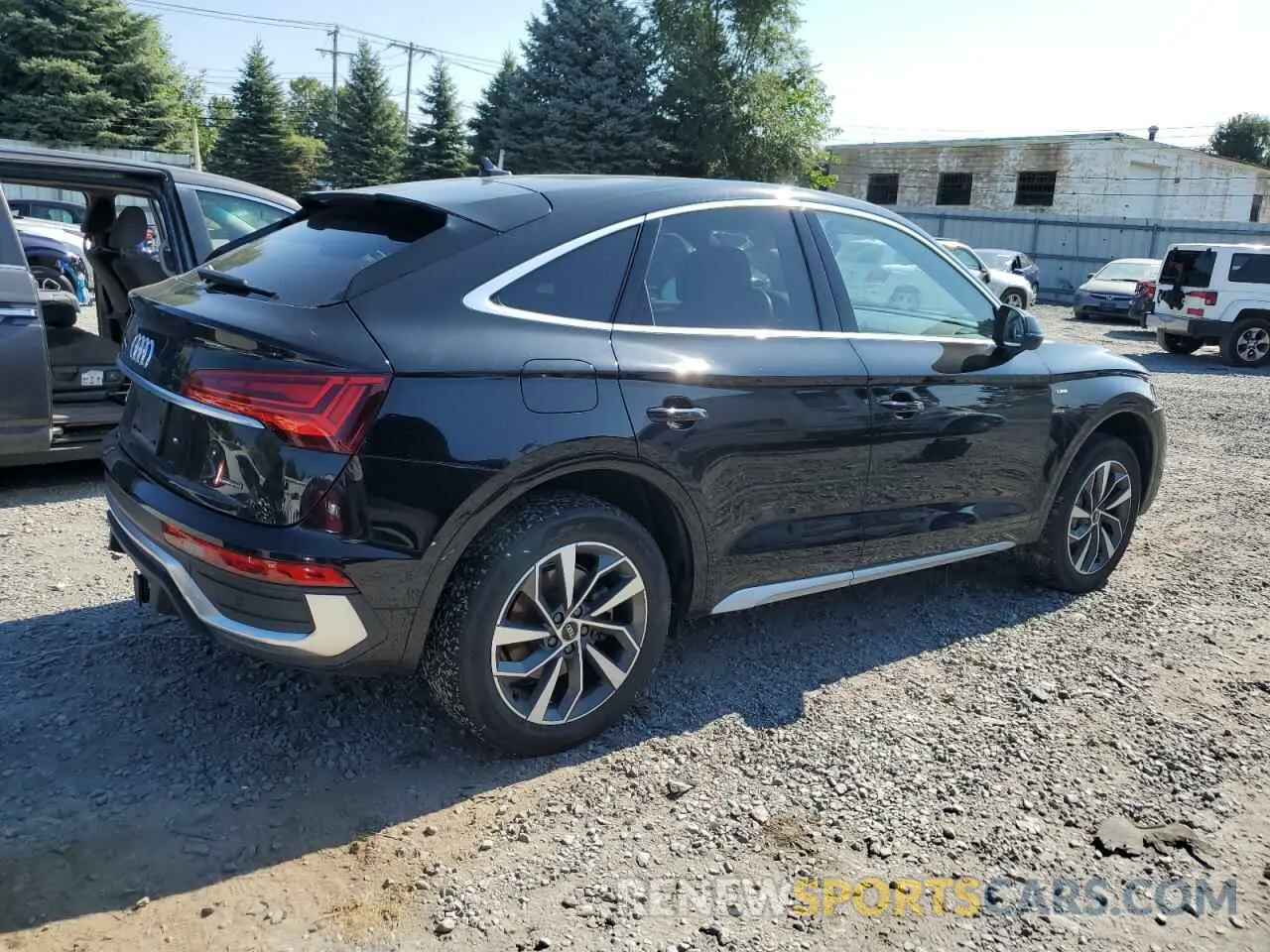 3 Photograph of a damaged car WA15AAFYXP2108382 AUDI Q5 2023