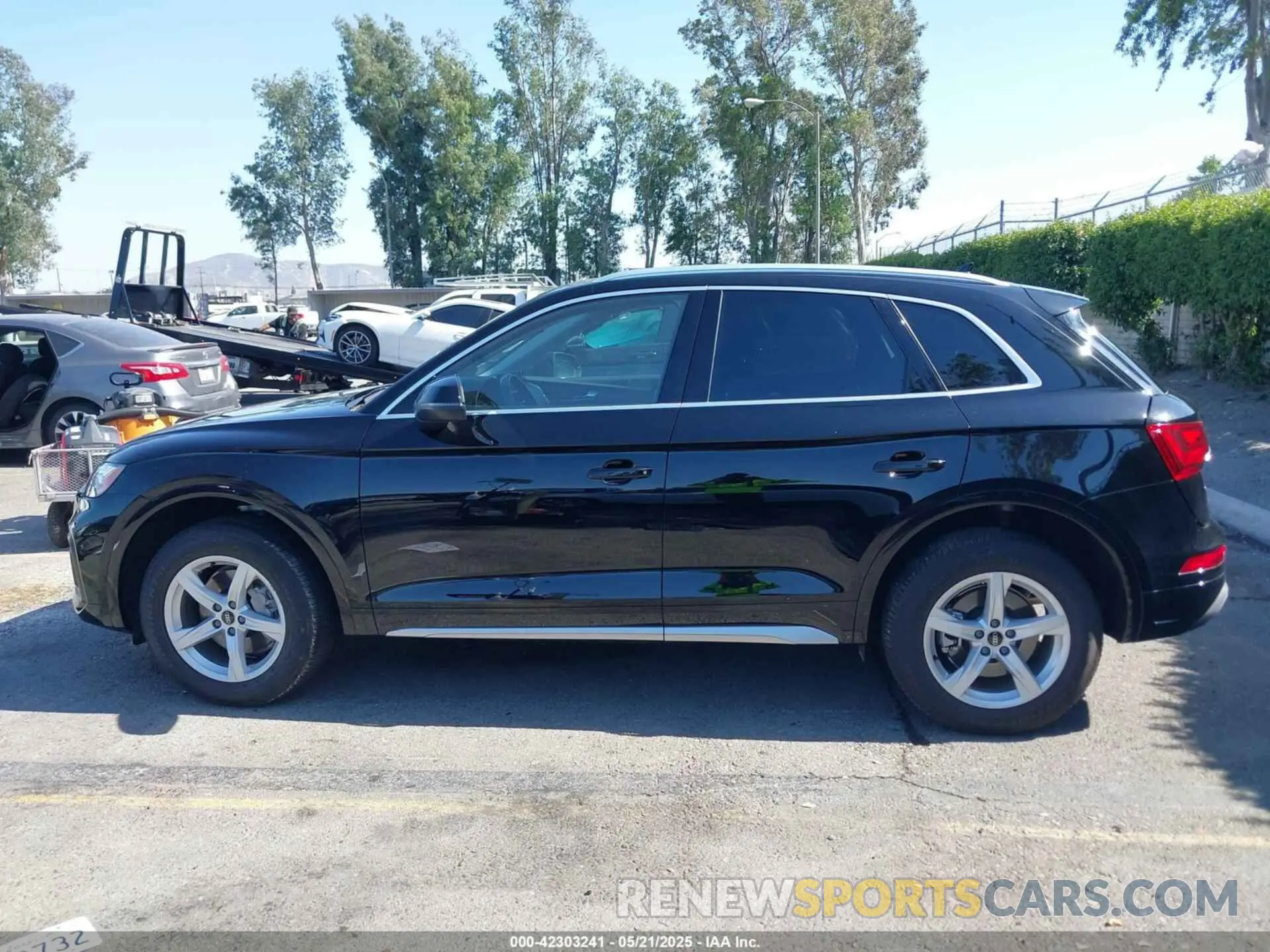 14 Photograph of a damaged car WA1ABAFY1P2188442 AUDI Q5 2023