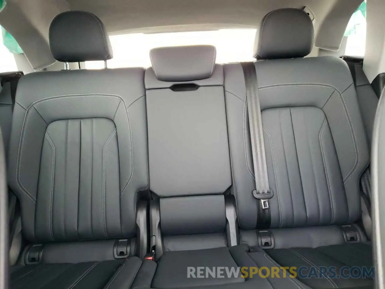 10 Photograph of a damaged car WA1ABAFY4P2170503 AUDI Q5 2023