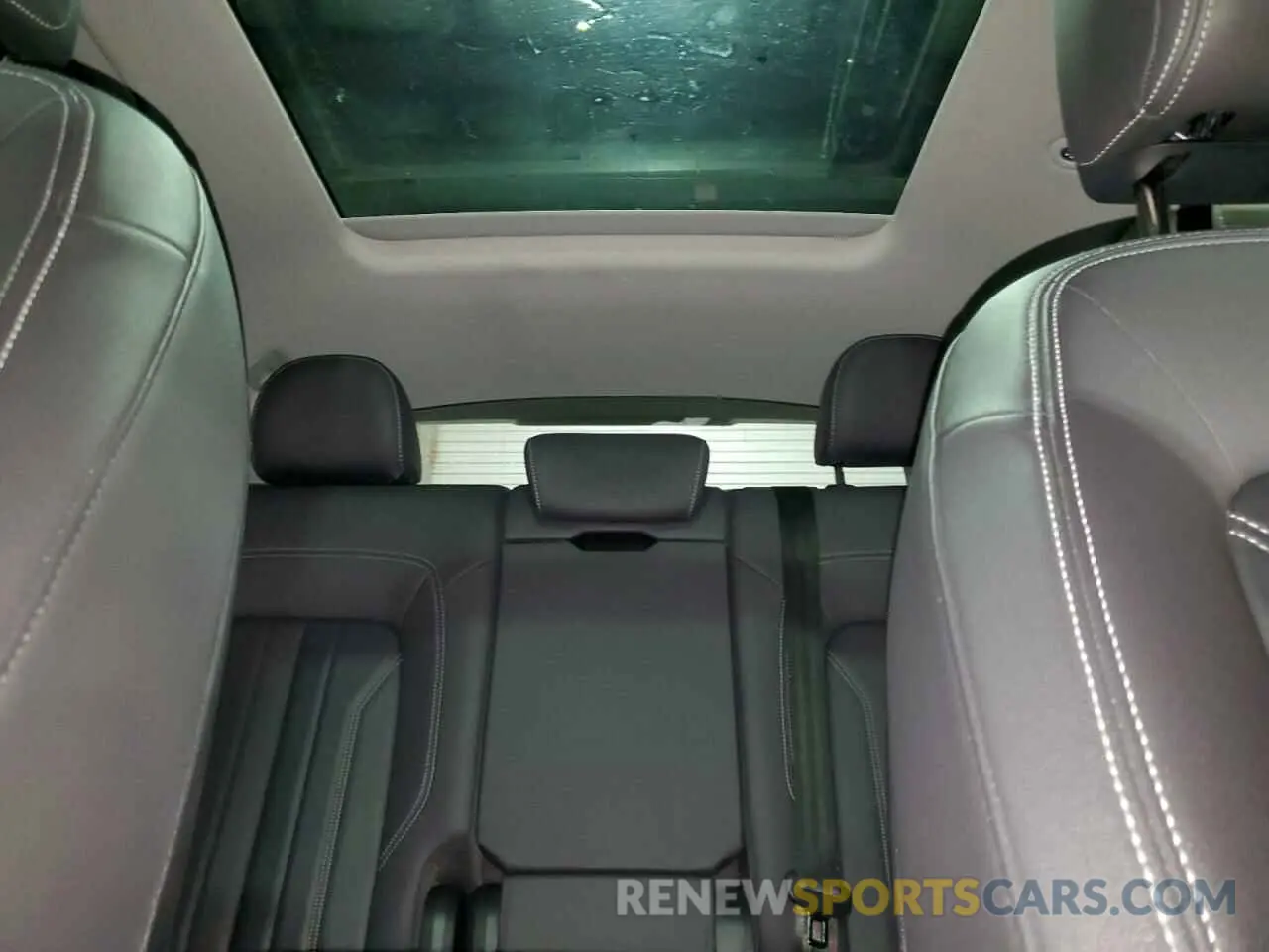 10 Photograph of a damaged car WA1ABAFY7P2045611 AUDI Q5 2023