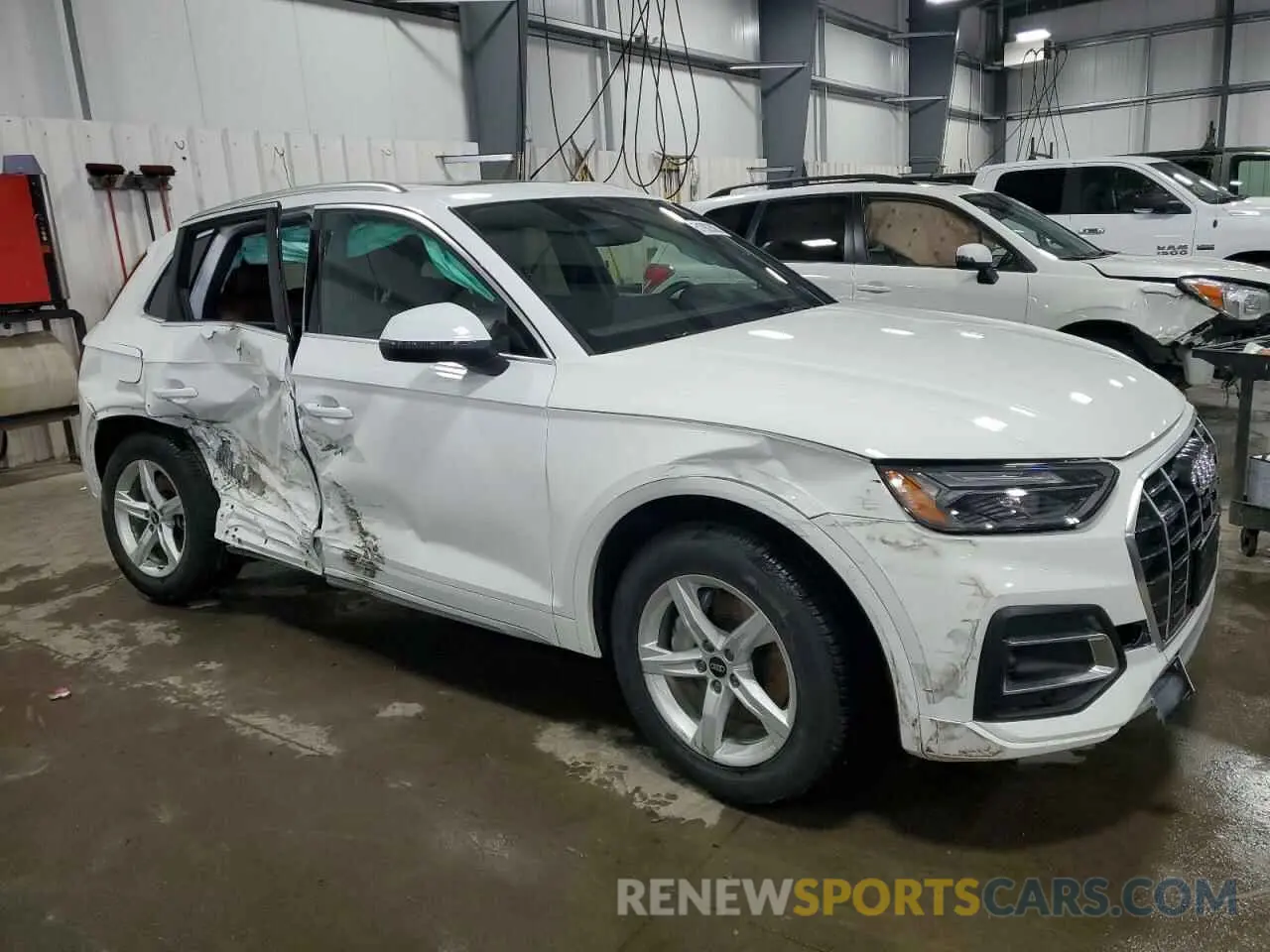 4 Фотография поврежденного автомобиля WA1ABAFY9P2032827 AUDI Q5 2023