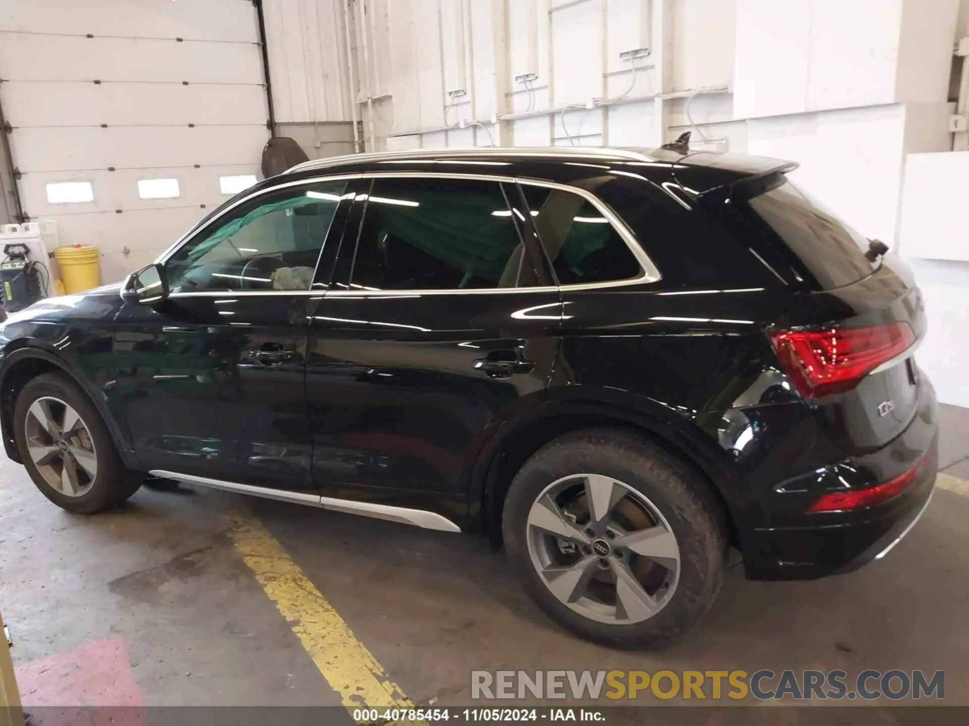 14 Photograph of a damaged car WA1ABAFYXP2068221 AUDI Q5 2023