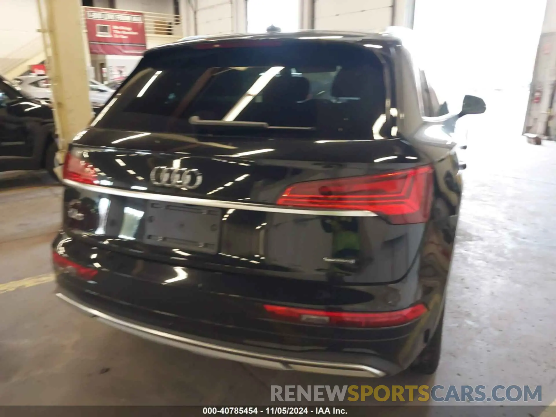 16 Photograph of a damaged car WA1ABAFYXP2068221 AUDI Q5 2023