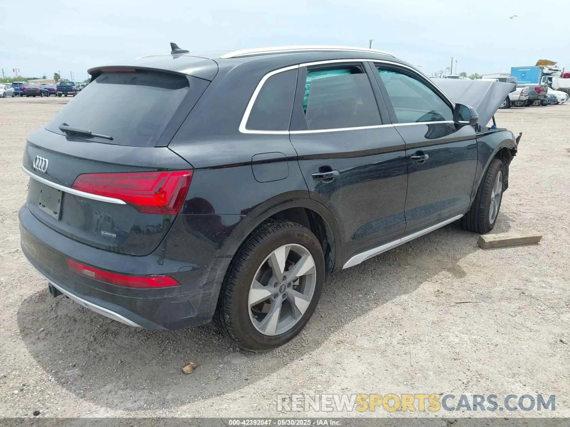 4 Photograph of a damaged car WA1BBAFY0P2085212 AUDI Q5 2023