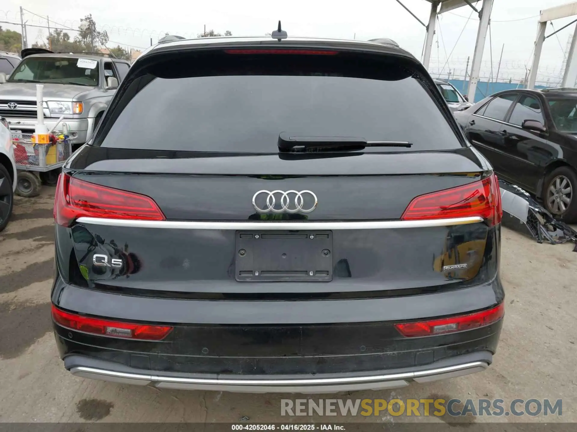 17 Photograph of a damaged car WA1BBAFY7P2187588 AUDI Q5 2023