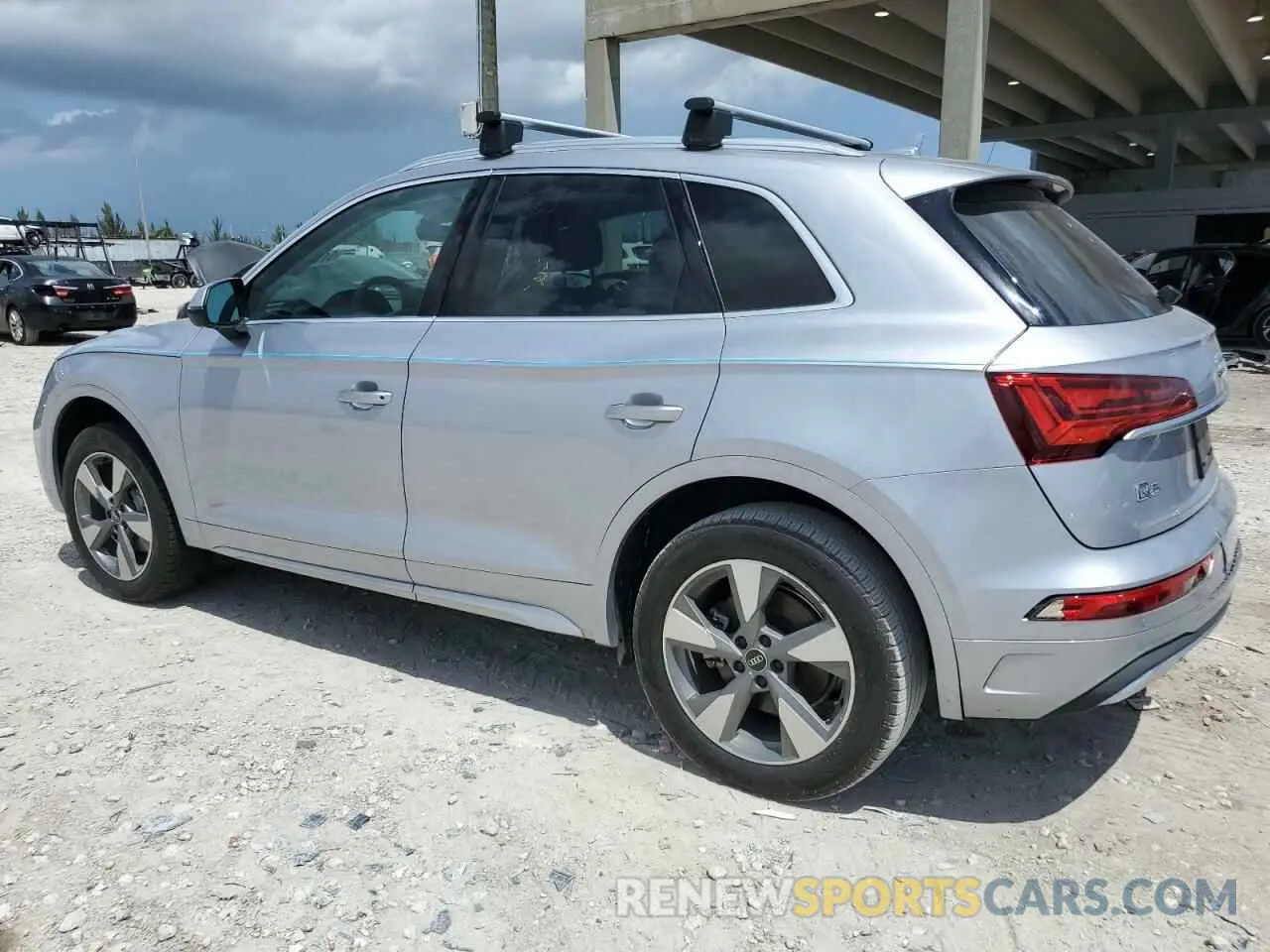2 Photograph of a damaged car WA1BBAFYXP2184281 AUDI Q5 2023