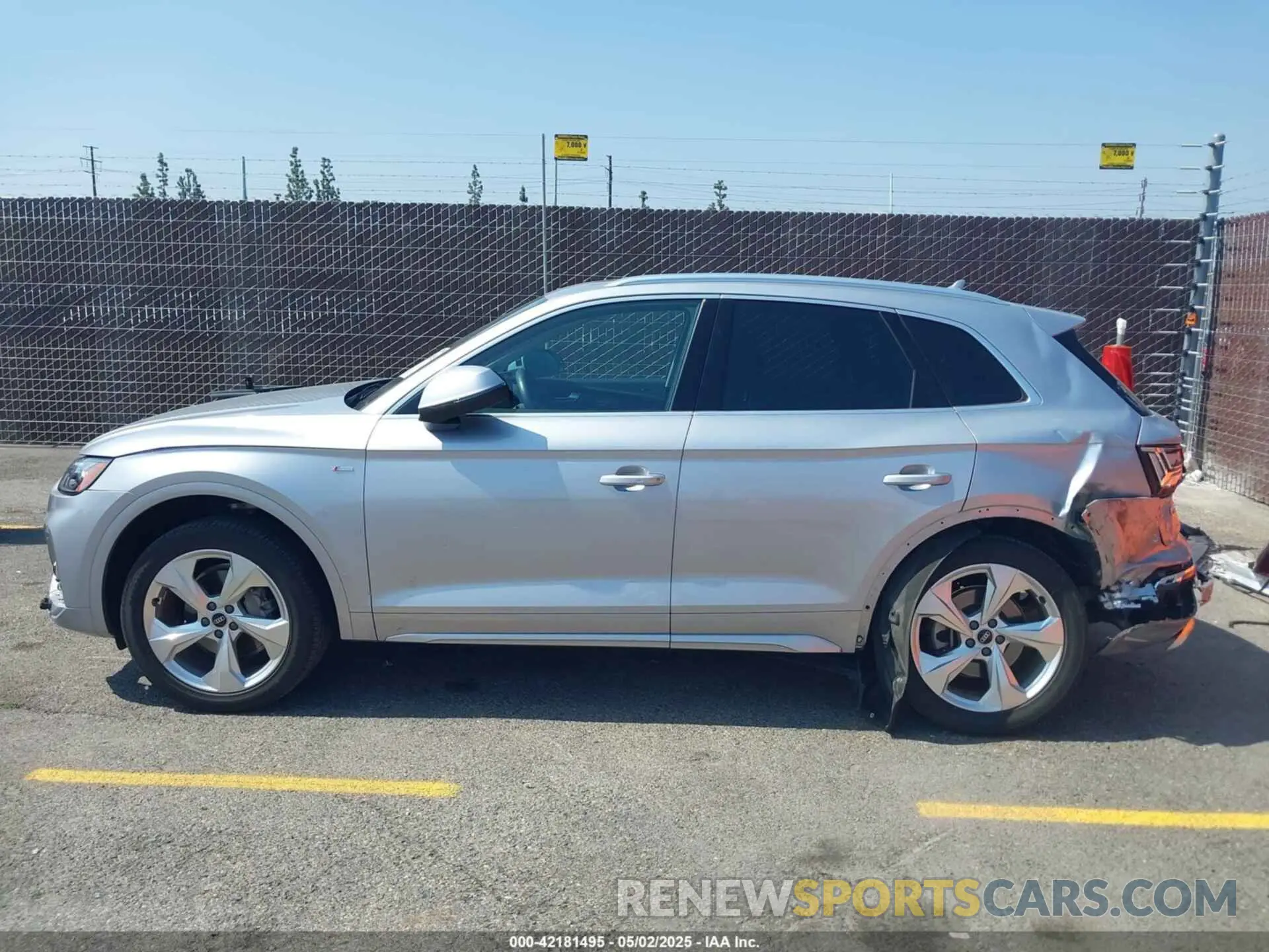 14 Photograph of a damaged car WA1EAAFY0P2031876 AUDI Q5 2023