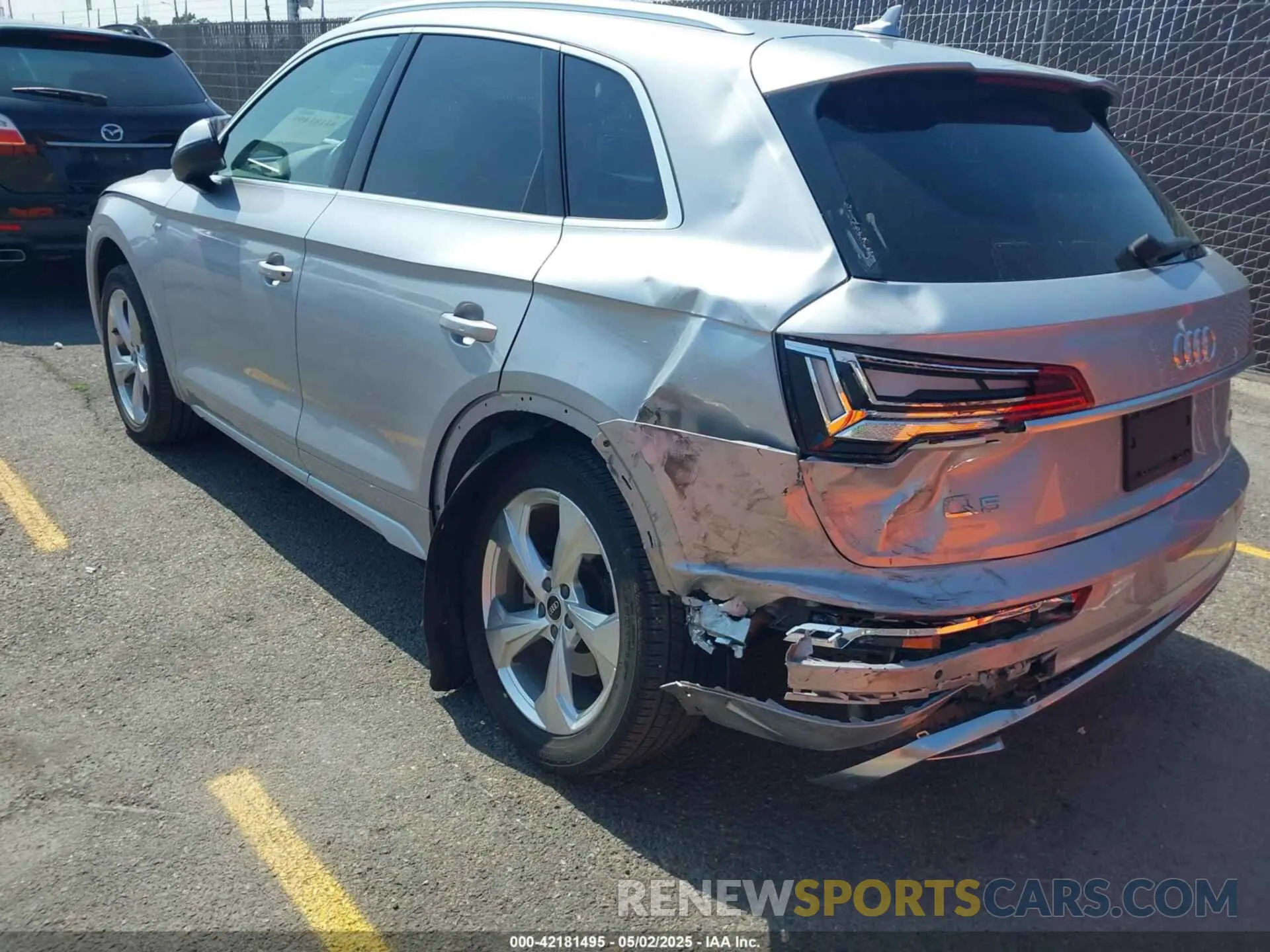 3 Photograph of a damaged car WA1EAAFY0P2031876 AUDI Q5 2023