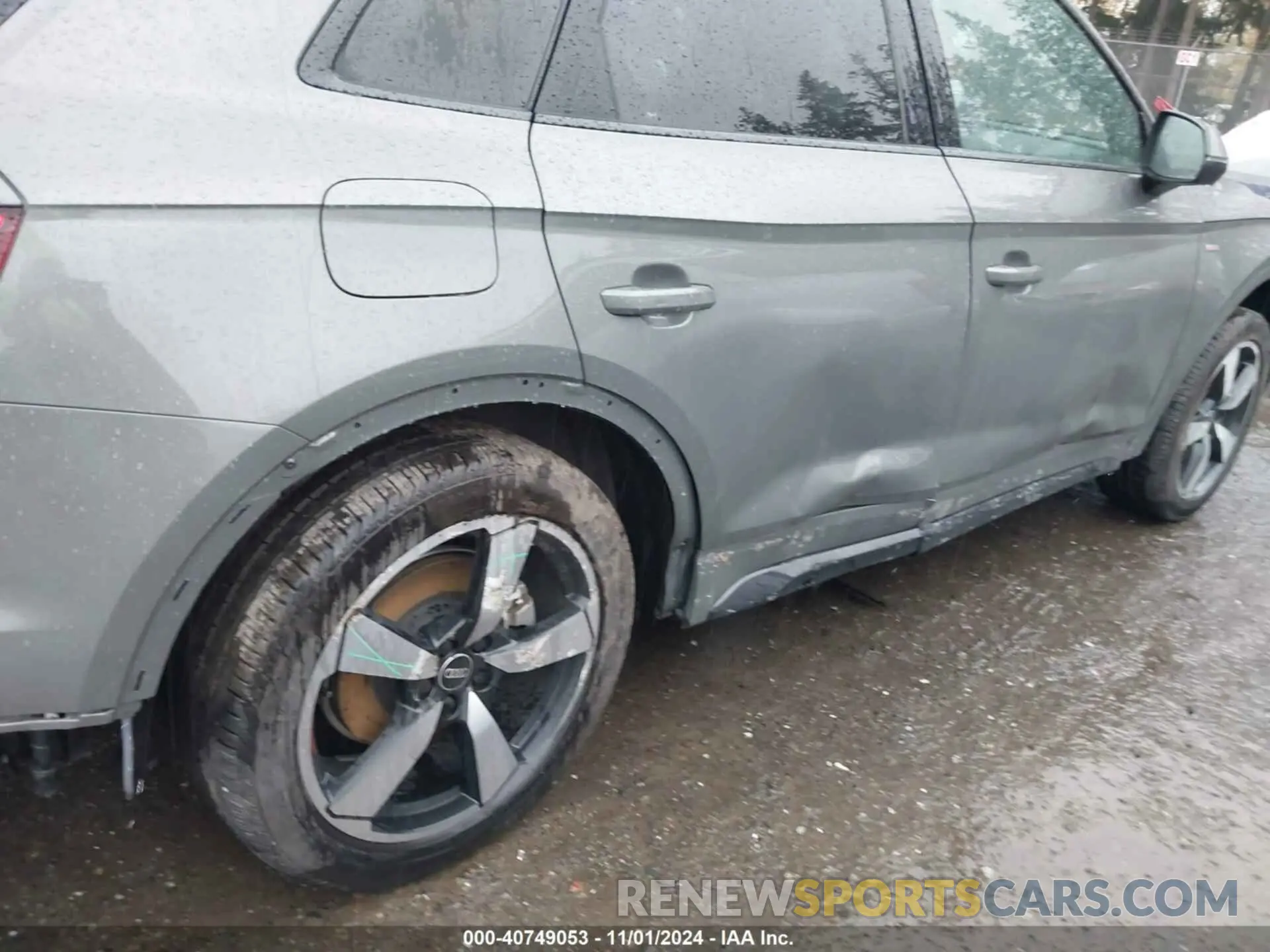19 Photograph of a damaged car WA1EAAFY0P2103112 AUDI Q5 2023