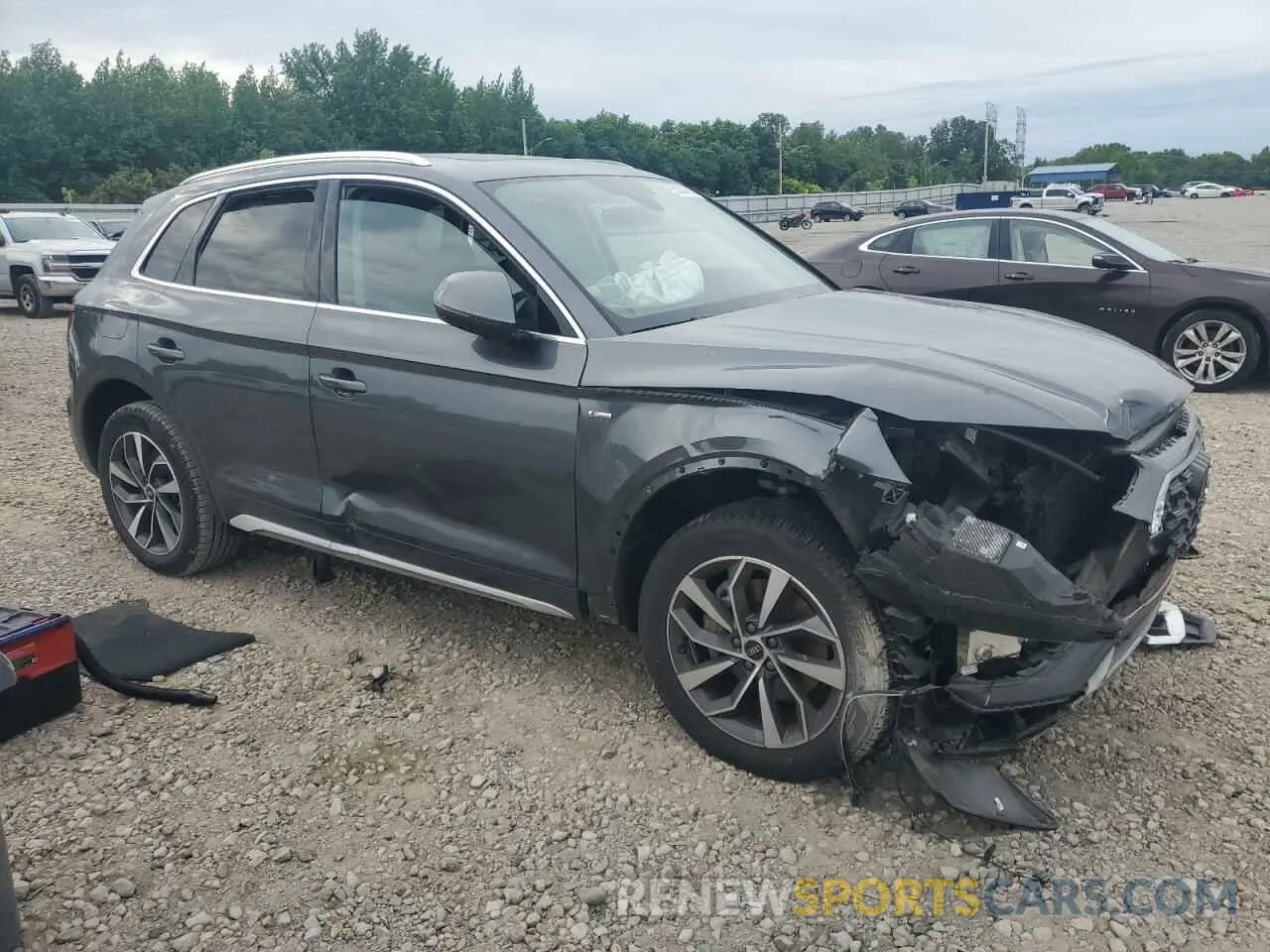 4 Photograph of a damaged car WA1EAAFY2P2124768 AUDI Q5 2023