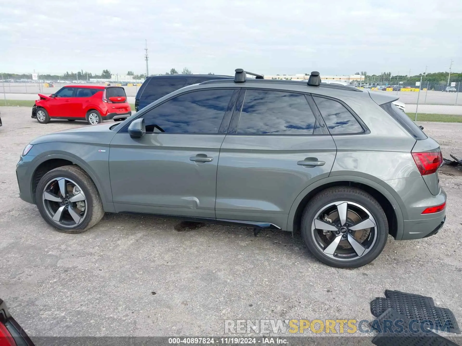14 Photograph of a damaged car WA1EAAFY2P2192276 AUDI Q5 2023