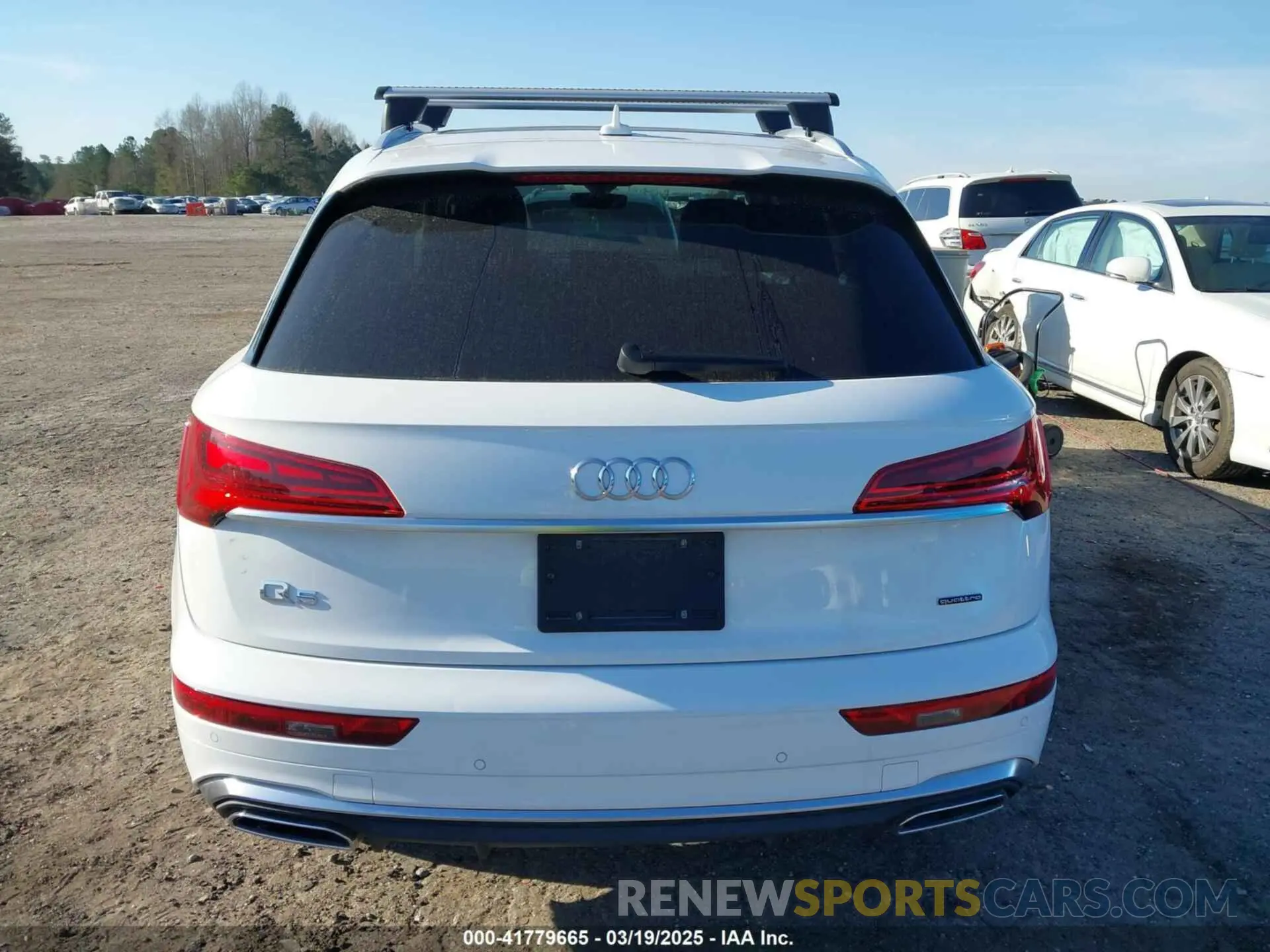 16 Photograph of a damaged car WA1EAAFY3P2116212 AUDI Q5 2023
