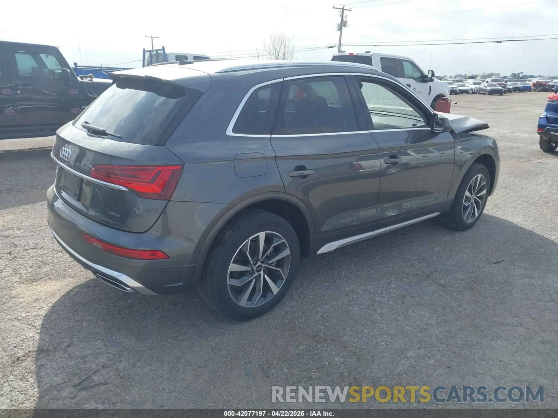 4 Photograph of a damaged car WA1EAAFY3P2145953 AUDI Q5 2023
