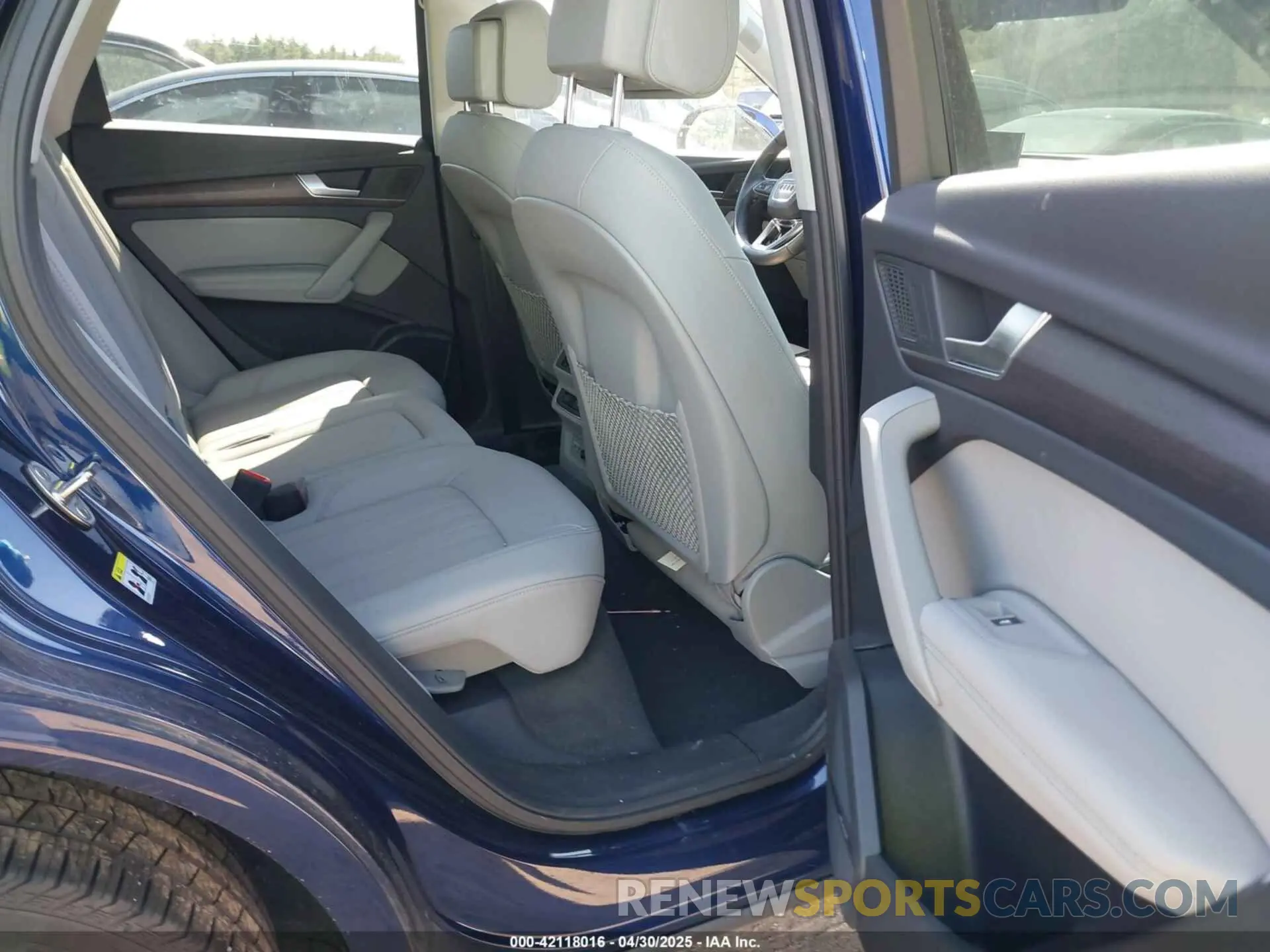 8 Photograph of a damaged car WA1EAAFY4P2052682 AUDI Q5 2023