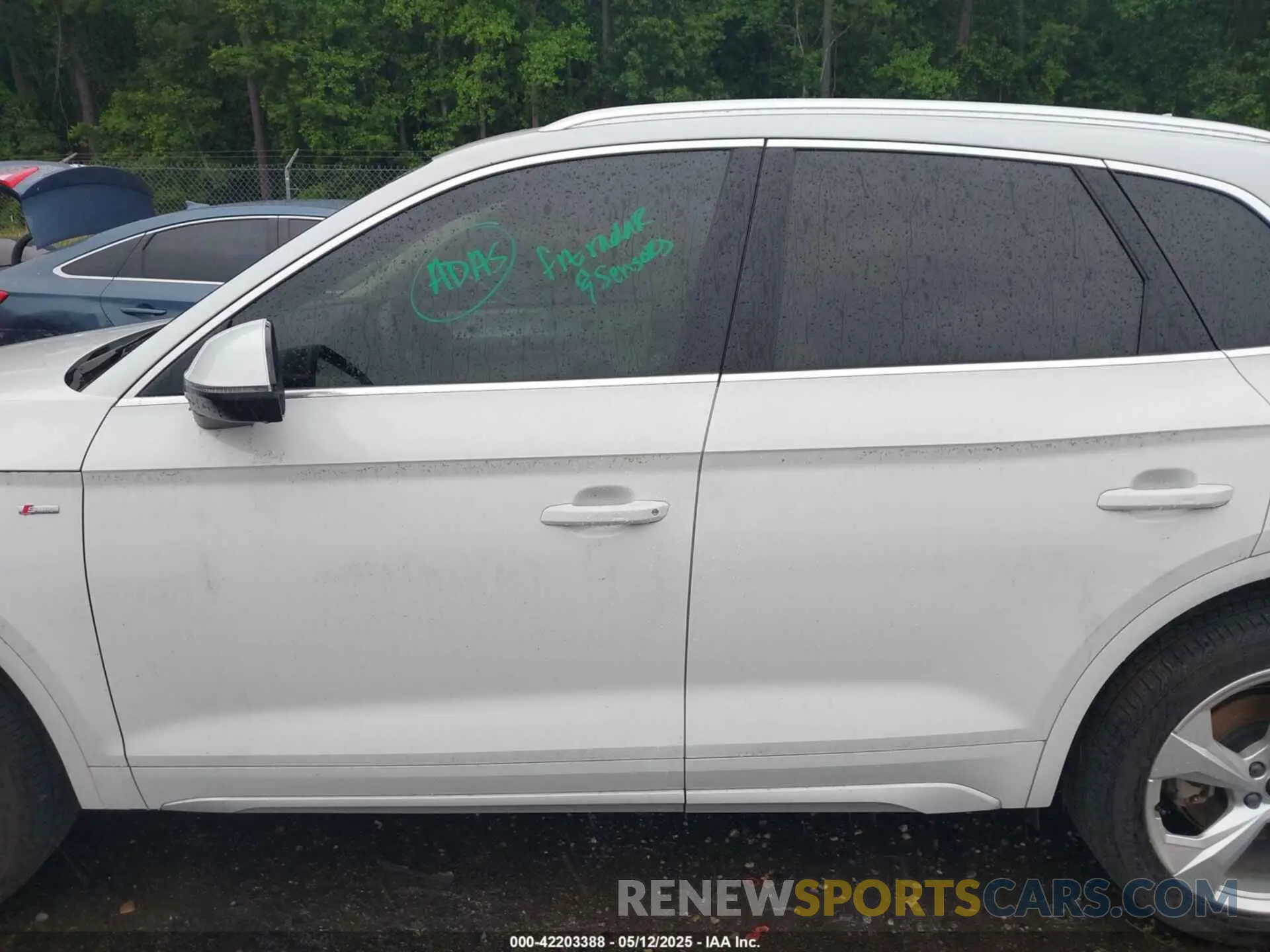 15 Photograph of a damaged car WA1EAAFY4P2073760 AUDI Q5 2023