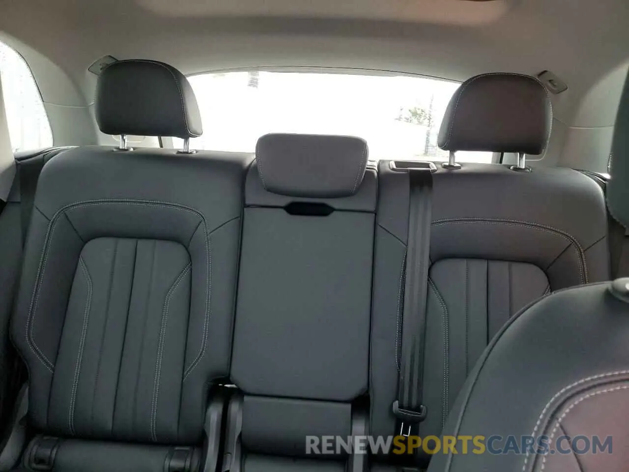 10 Photograph of a damaged car WA1EAAFY4P2160526 AUDI Q5 2023