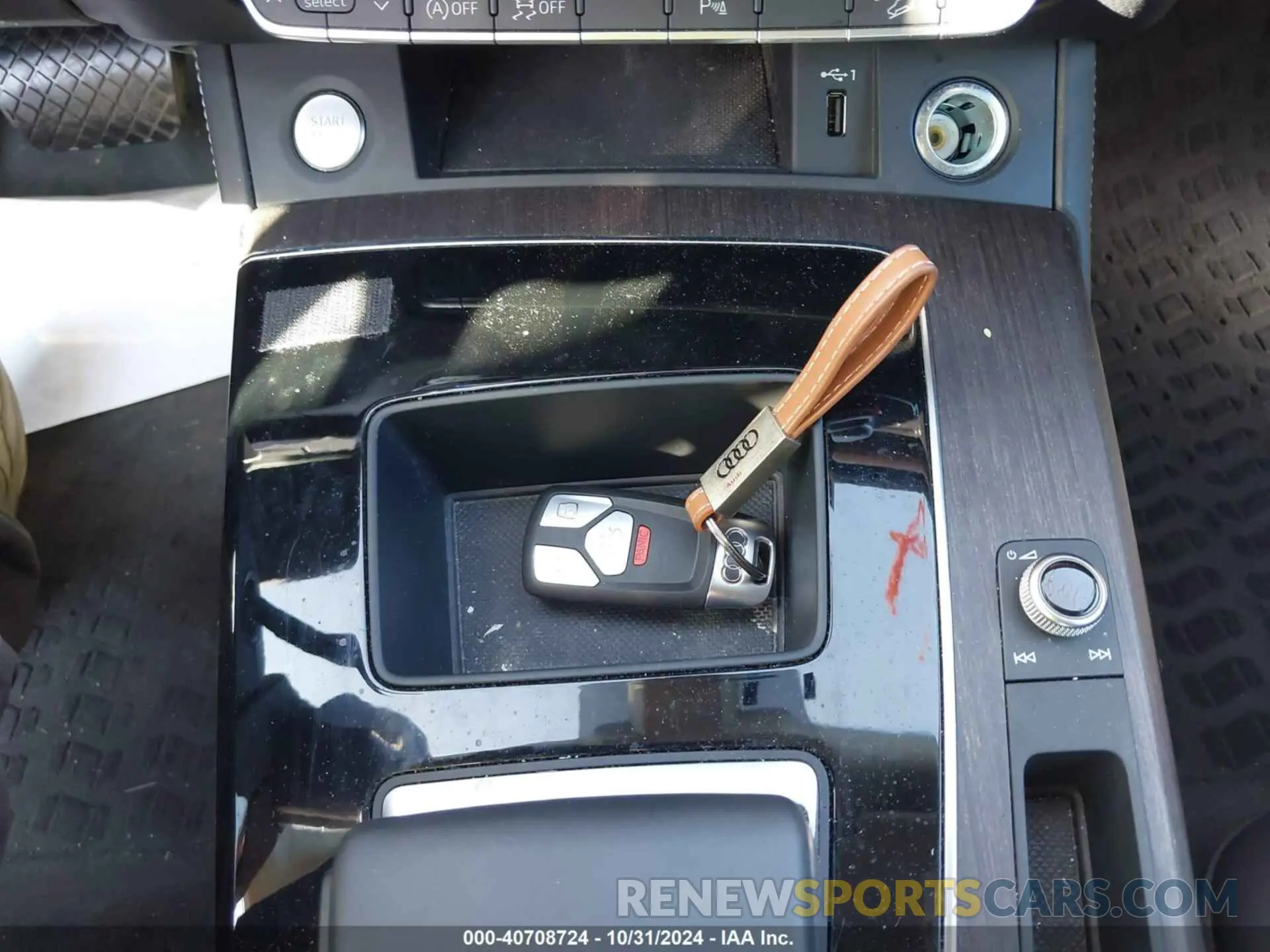 11 Photograph of a damaged car WA1EAAFY5P2021697 AUDI Q5 2023