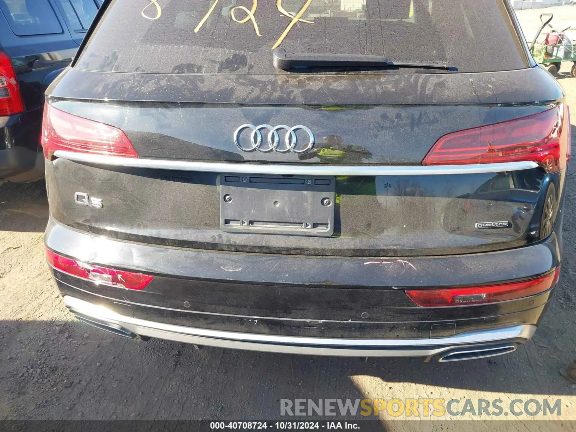 19 Photograph of a damaged car WA1EAAFY5P2021697 AUDI Q5 2023
