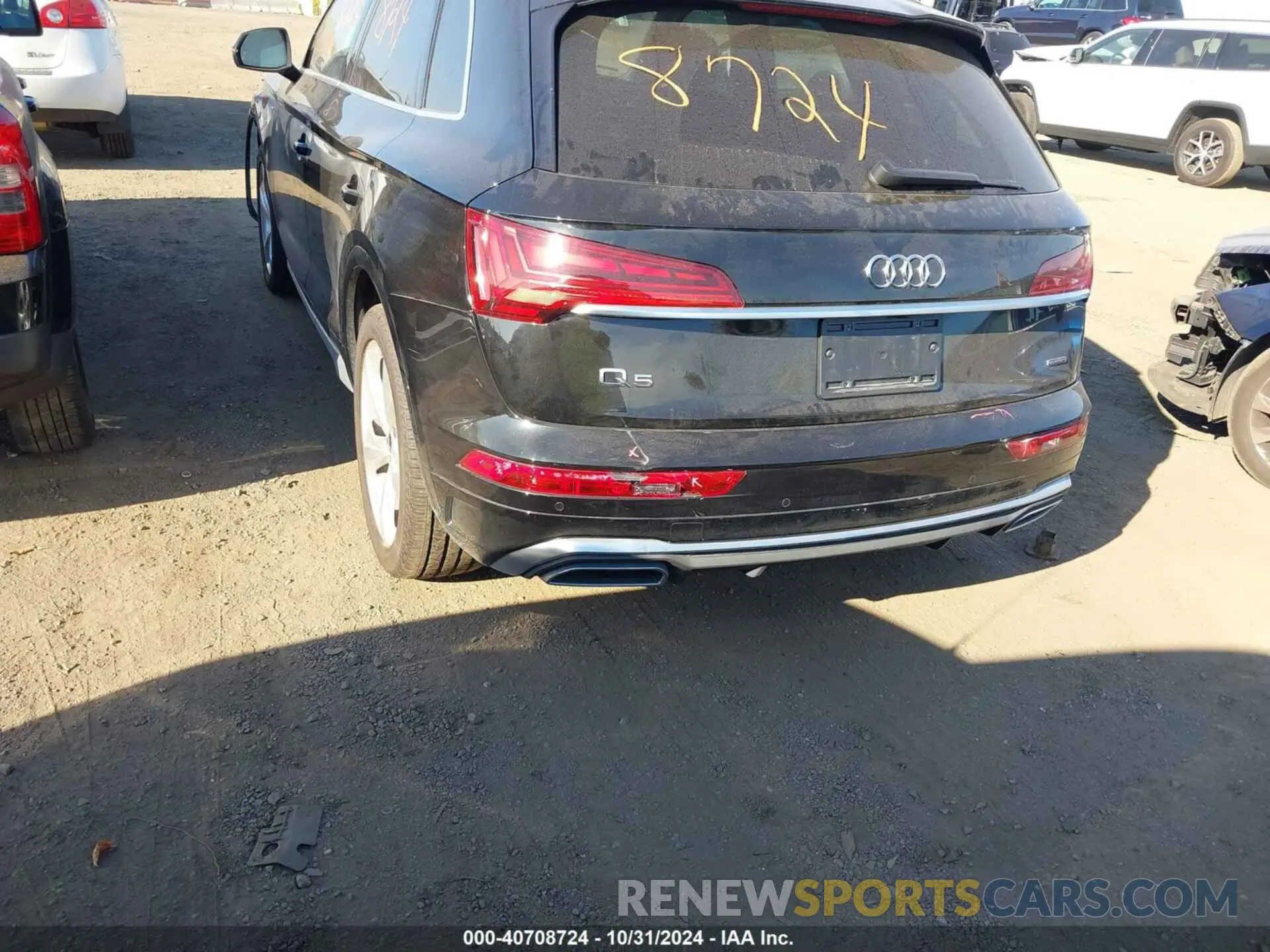 3 Photograph of a damaged car WA1EAAFY5P2021697 AUDI Q5 2023