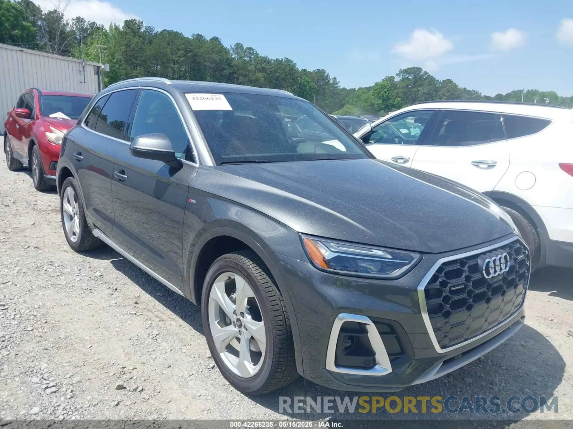 1 Photograph of a damaged car WA1EAAFY6P2016122 AUDI Q5 2023
