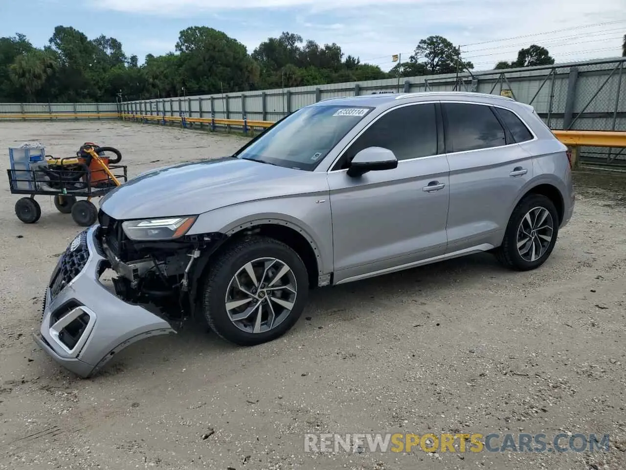 1 Photograph of a damaged car WA1EAAFY6P2126572 AUDI Q5 2023