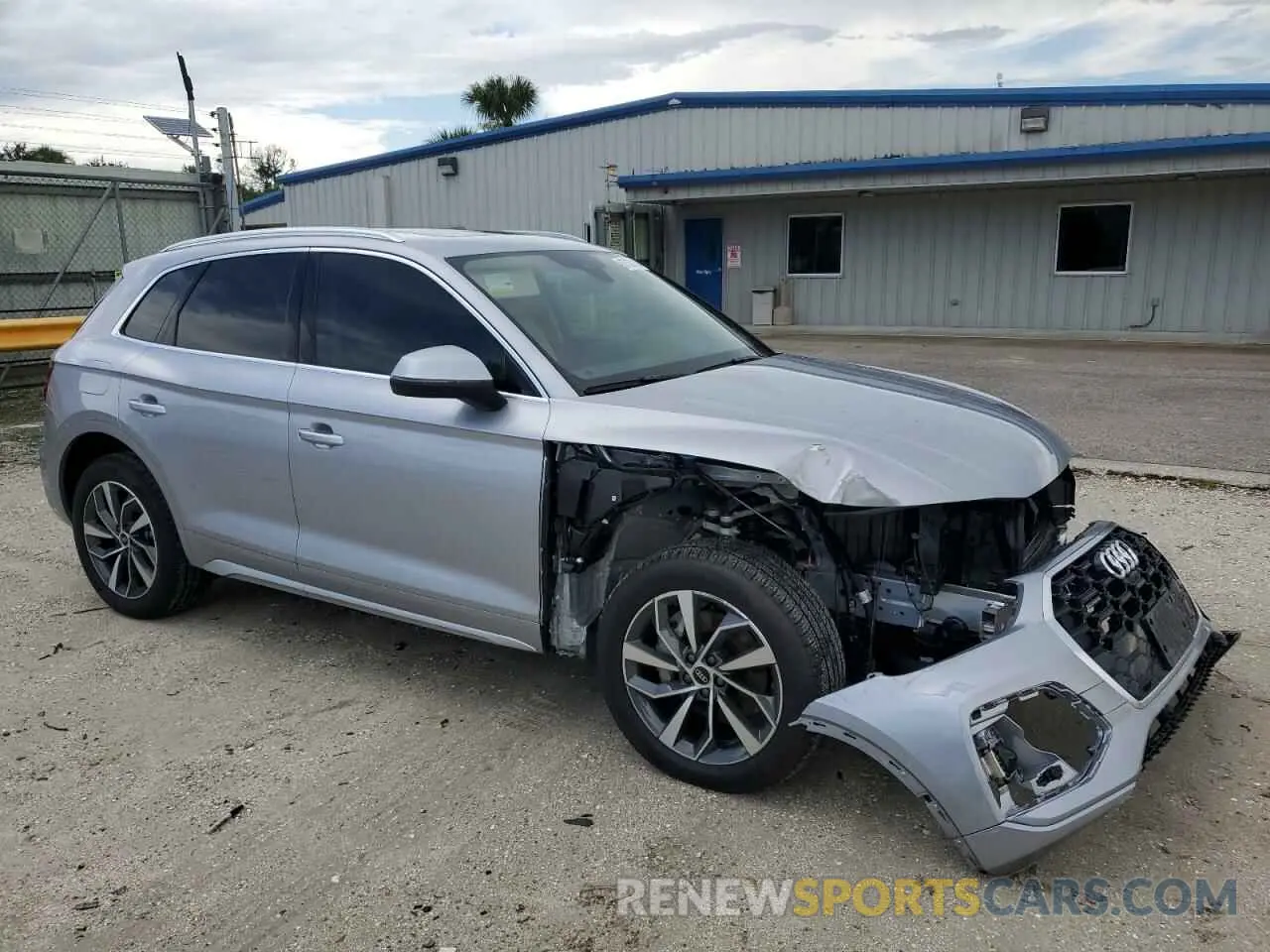 4 Photograph of a damaged car WA1EAAFY6P2126572 AUDI Q5 2023