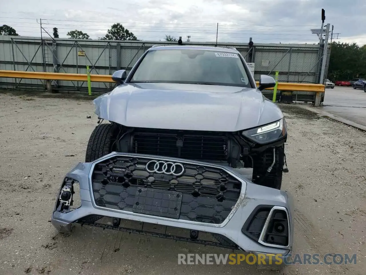 5 Photograph of a damaged car WA1EAAFY6P2126572 AUDI Q5 2023