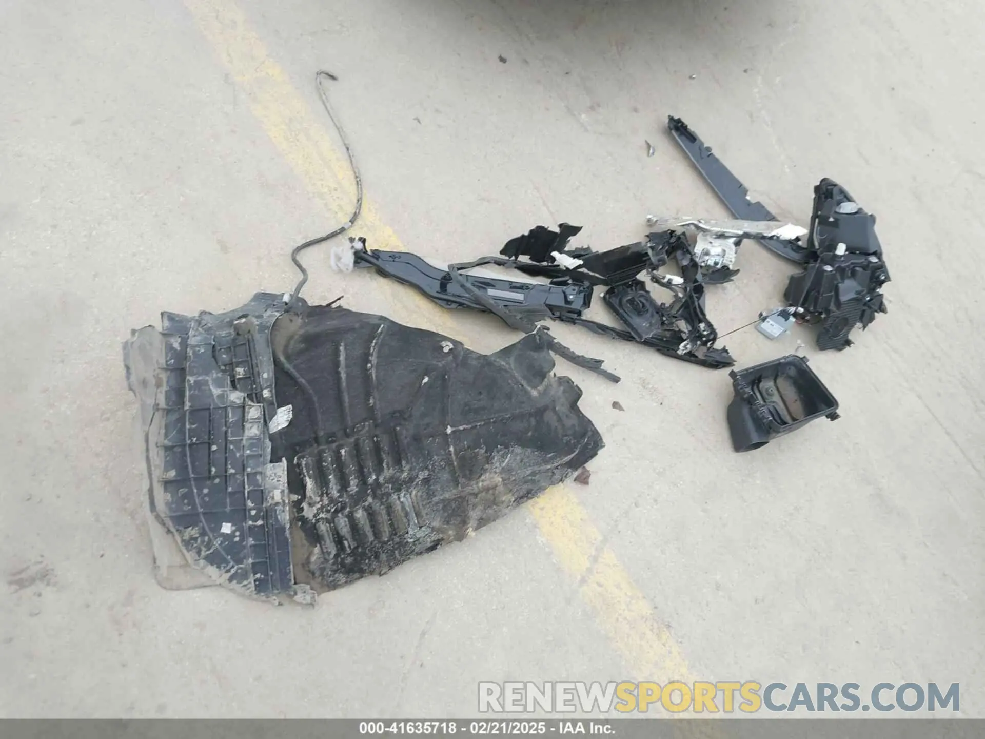 12 Photograph of a damaged car WA1EAAFY7P2002973 AUDI Q5 2023